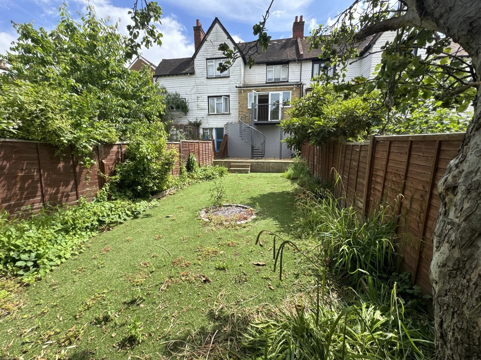 VACANT - Leasehold Self Contained Ground Floor Flat 