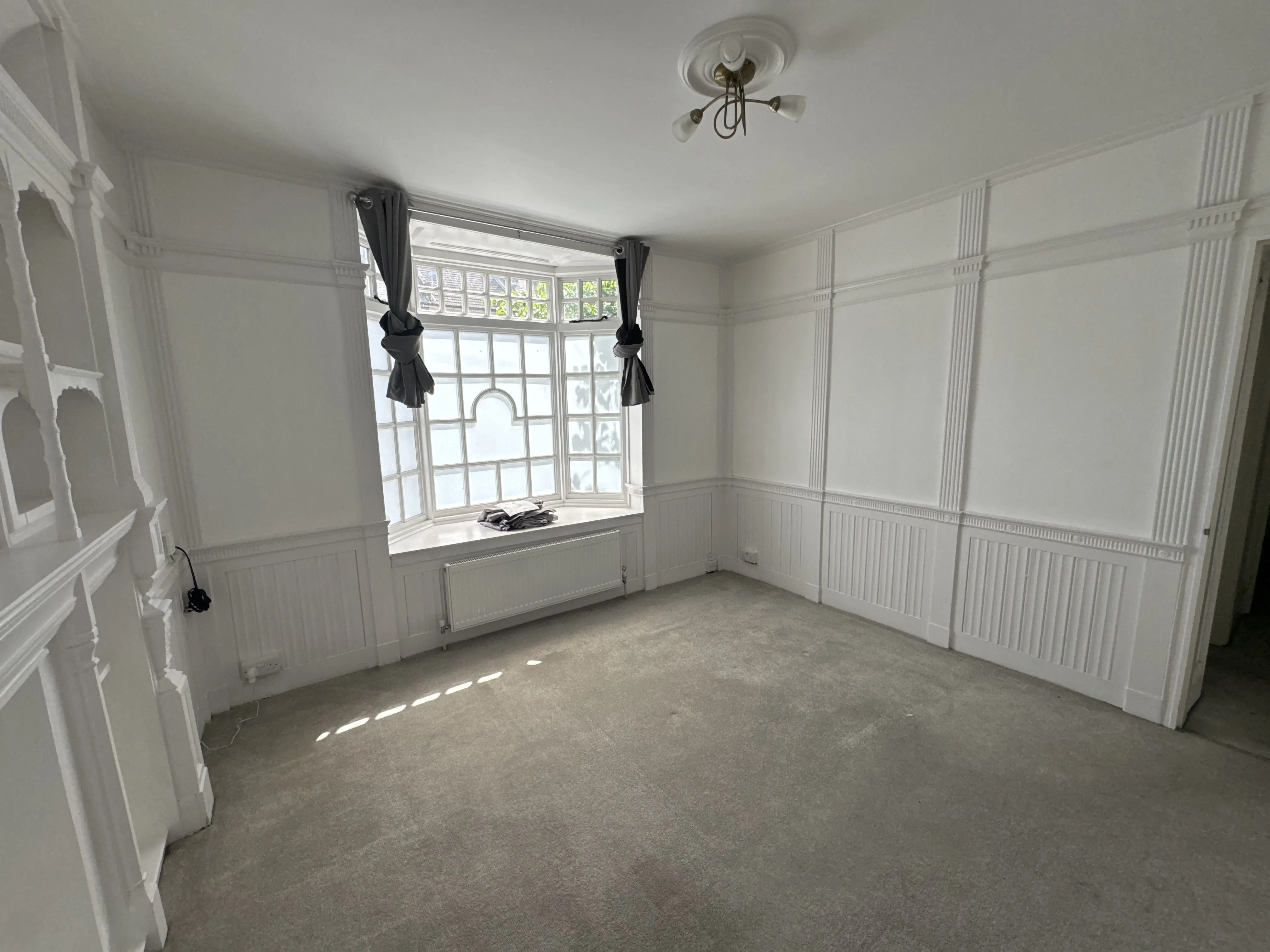 VACANT - Leasehold Self Contained Ground Floor Flat 