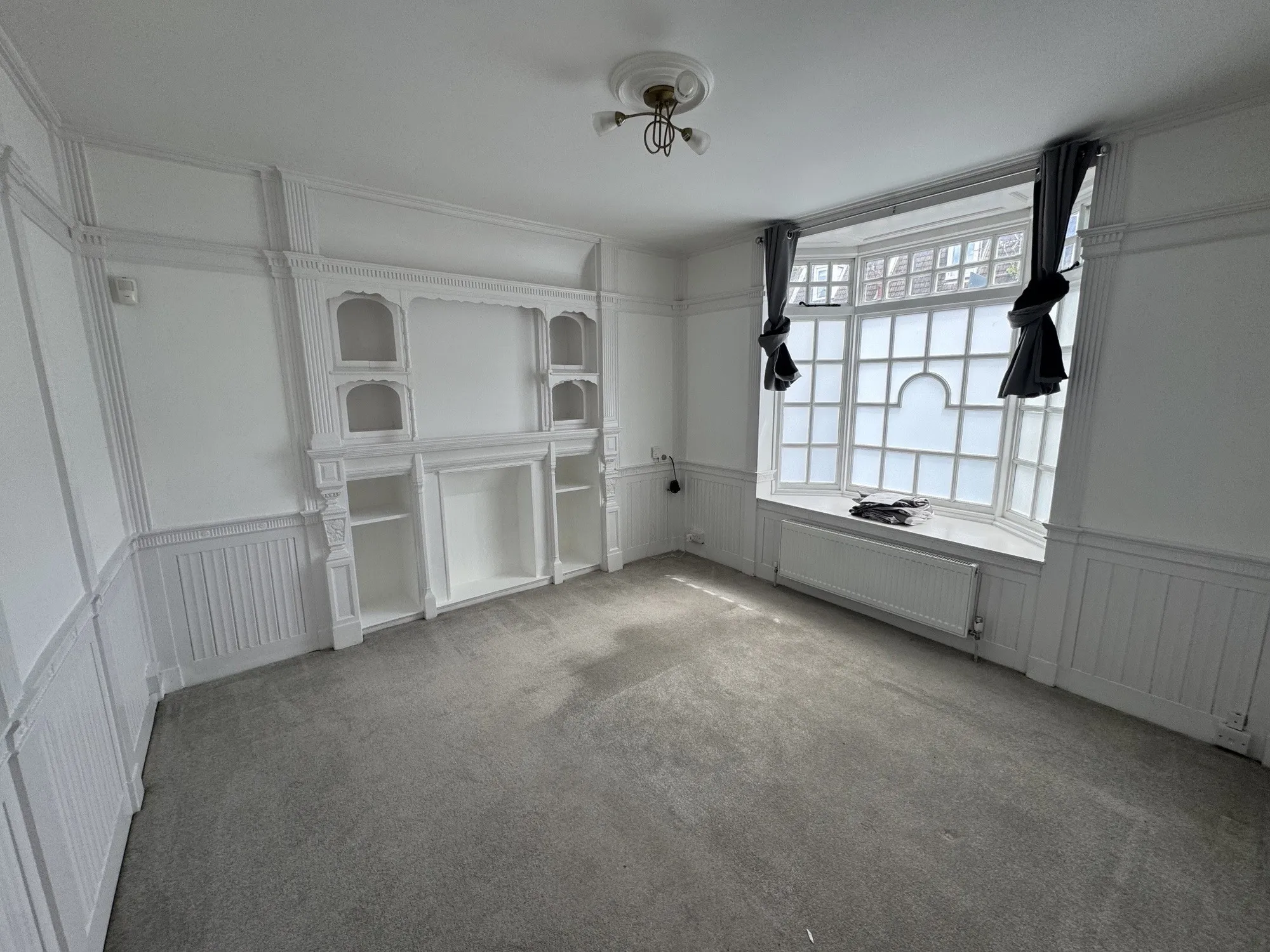 VACANT - Leasehold Self Contained Ground Floor Flat 