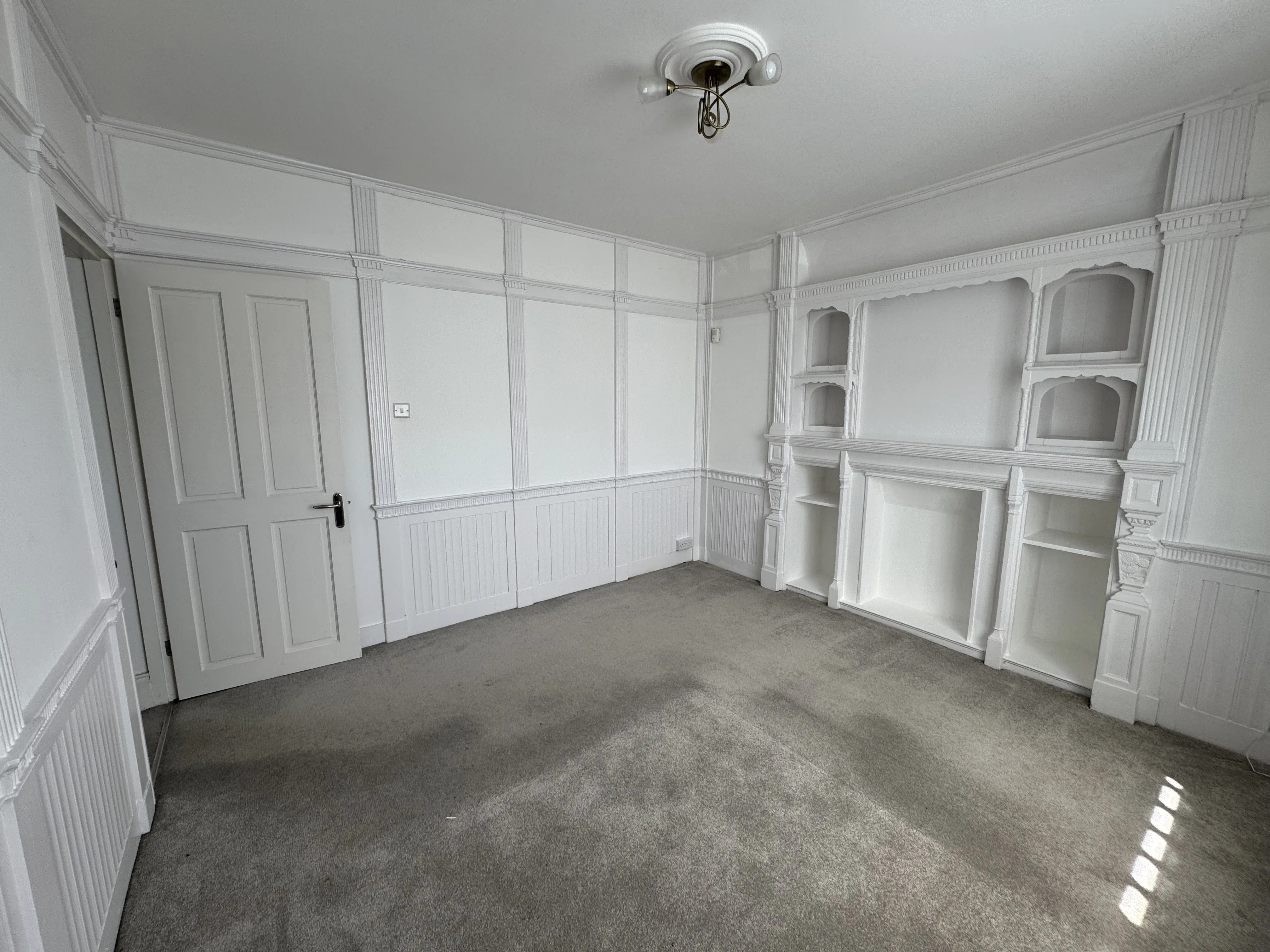 VACANT - Leasehold Self Contained Ground Floor Flat 