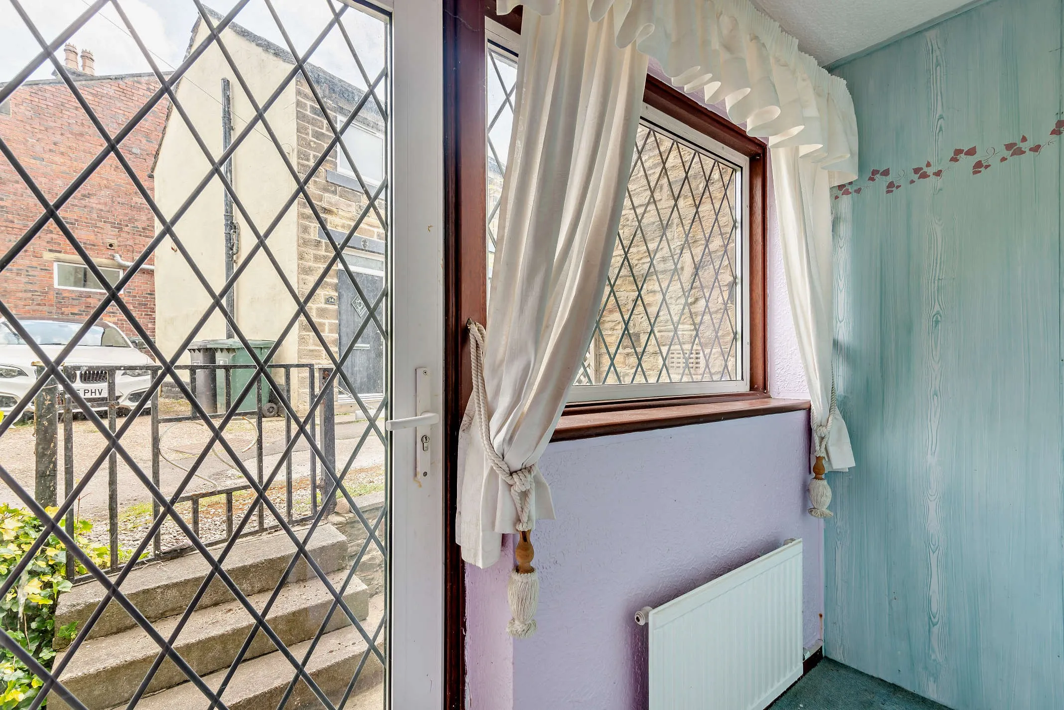 VACANT - Freehold End of Terrace Cottage