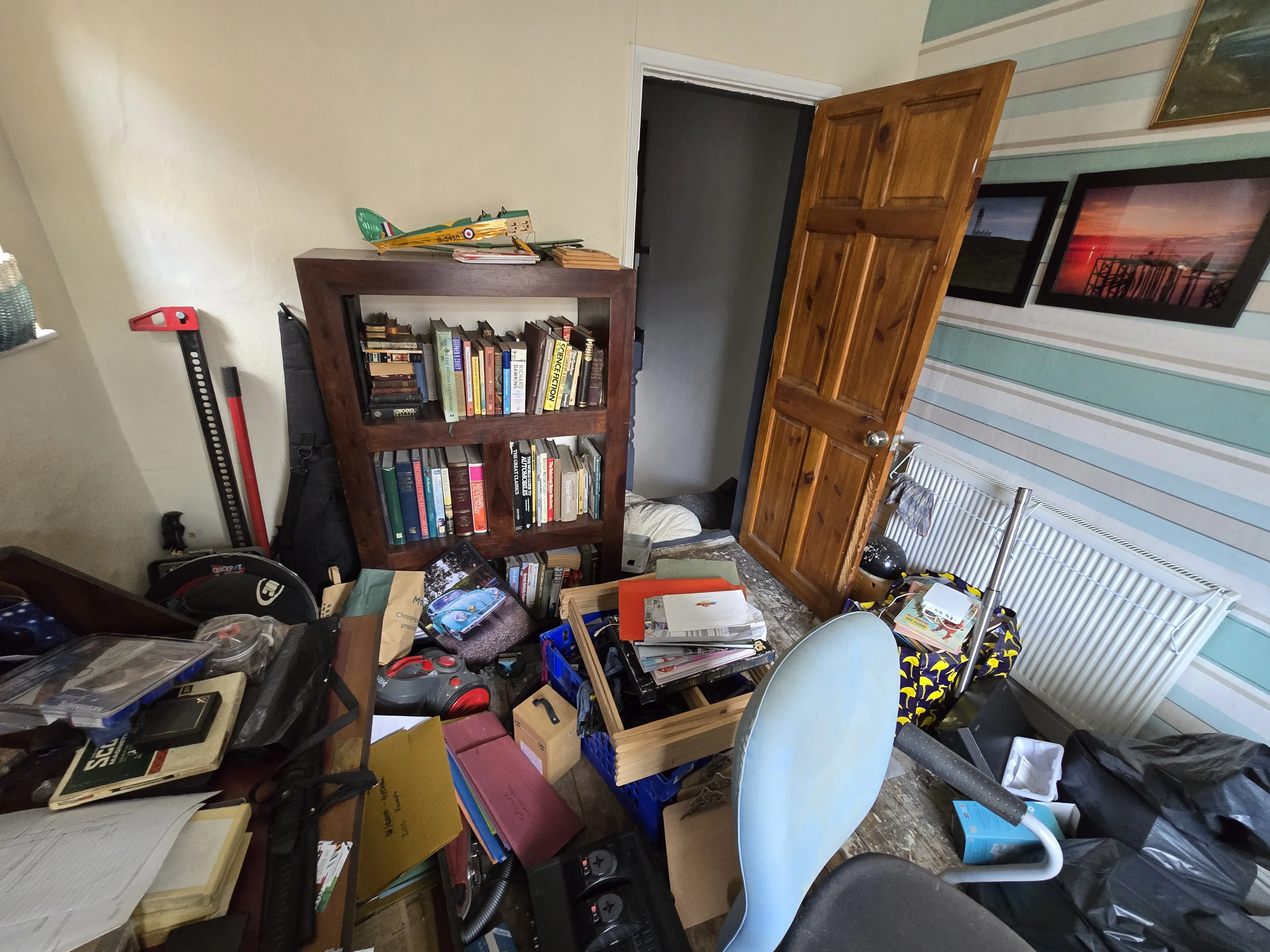 INVESTMENT - Freehold Mid Terrace House