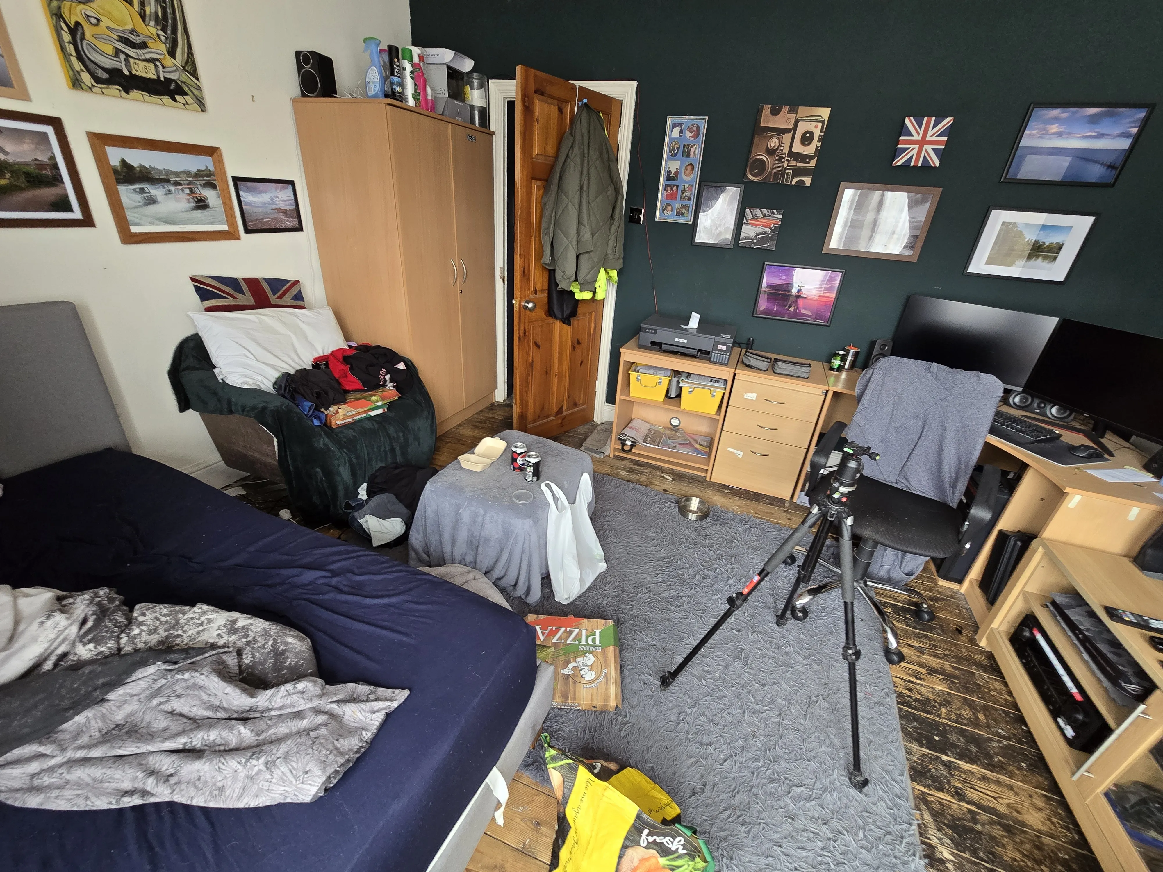INVESTMENT - Freehold Mid Terrace House