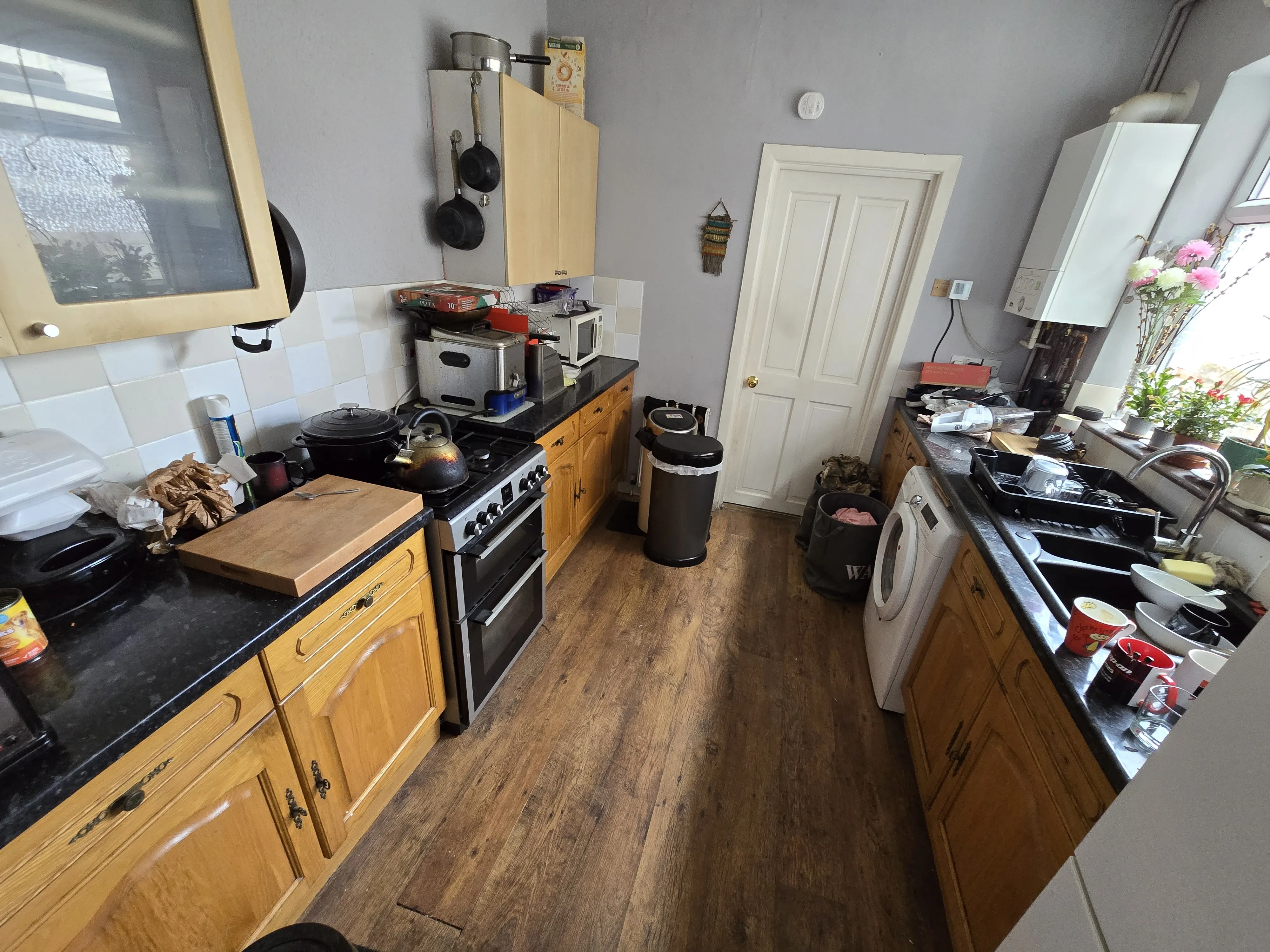 INVESTMENT - Freehold Mid Terrace House