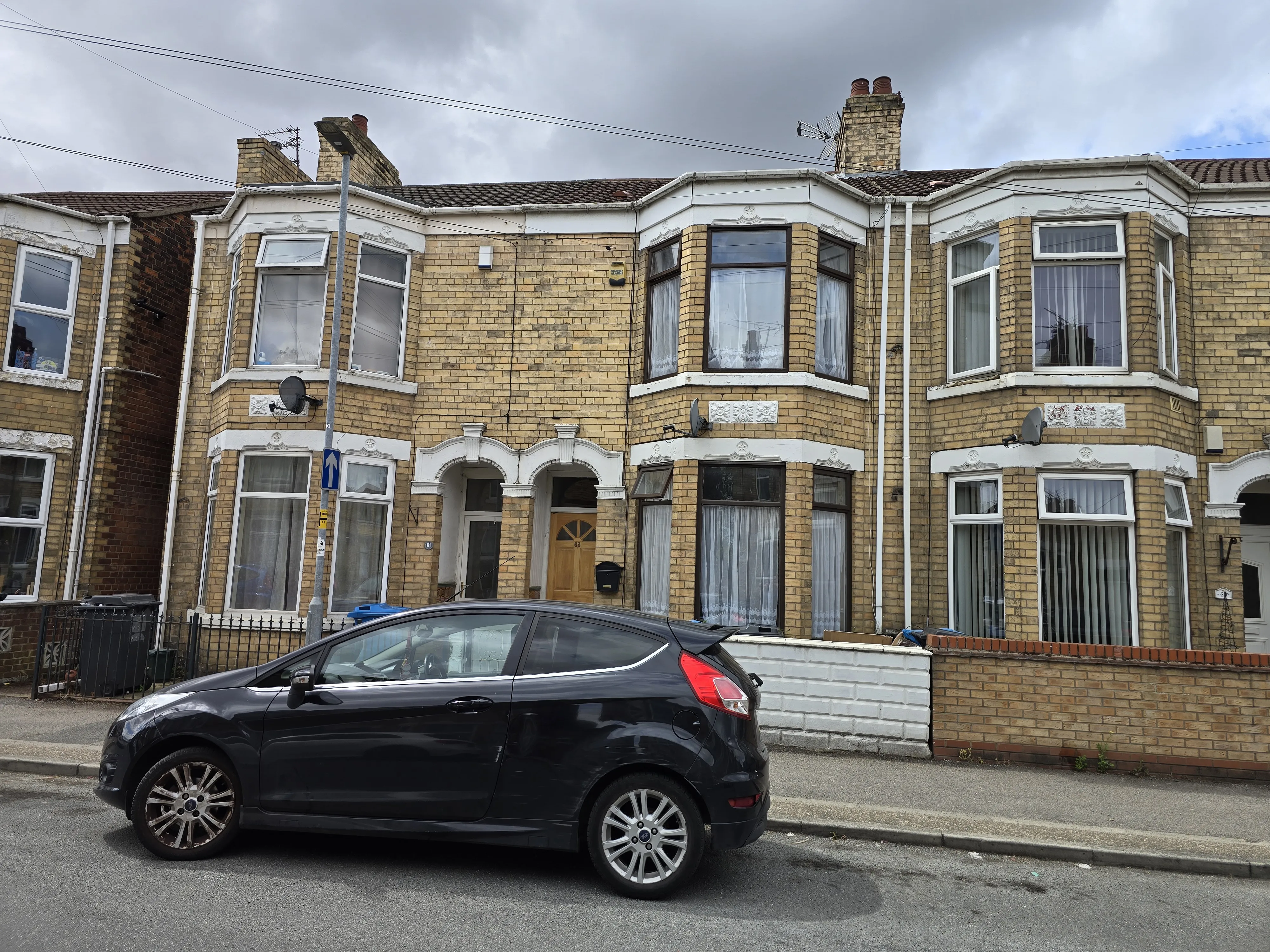 INVESTMENT - Freehold Mid Terrace House