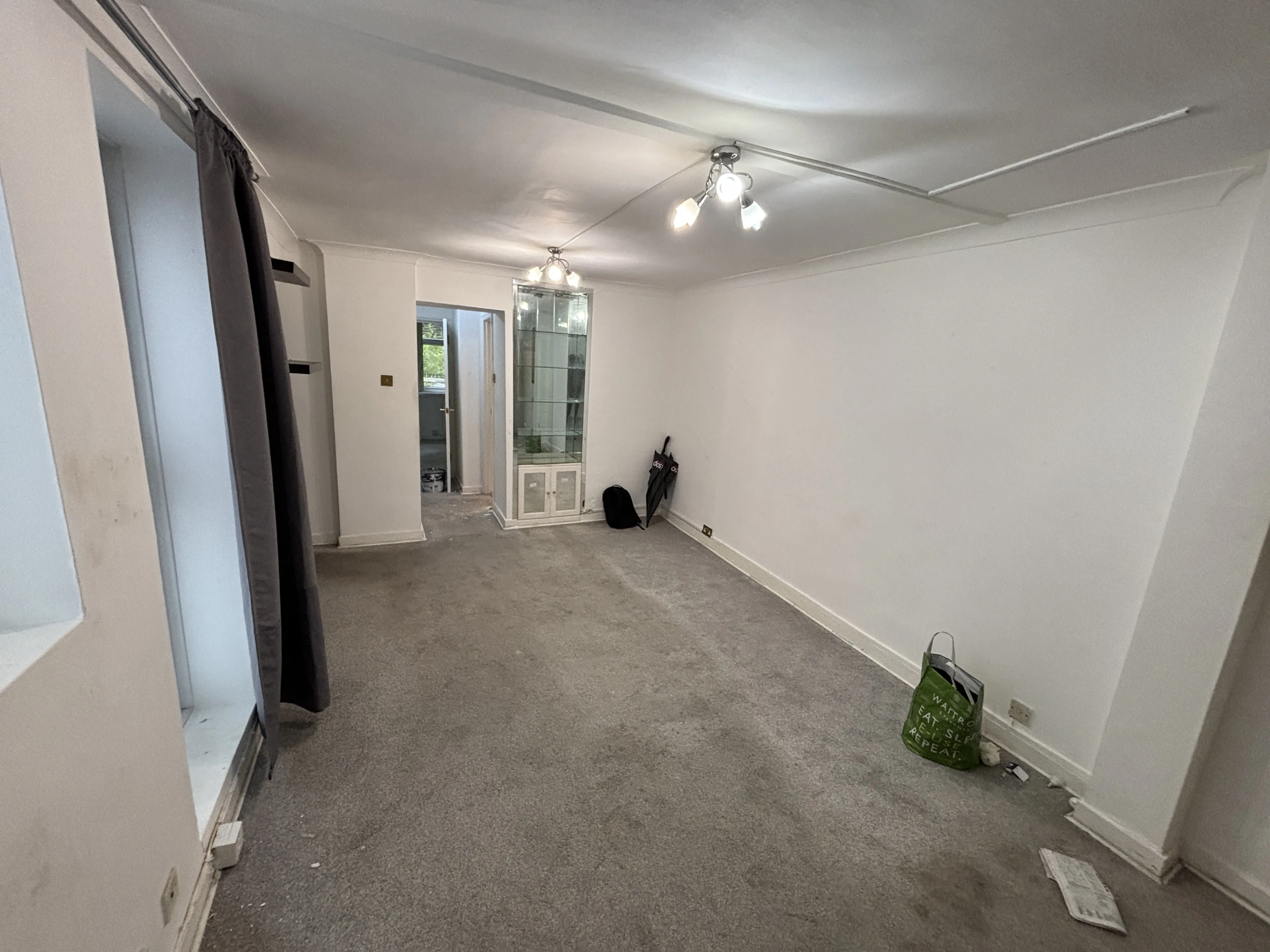 VACANT - Share of Freehold Ground Floor Flat