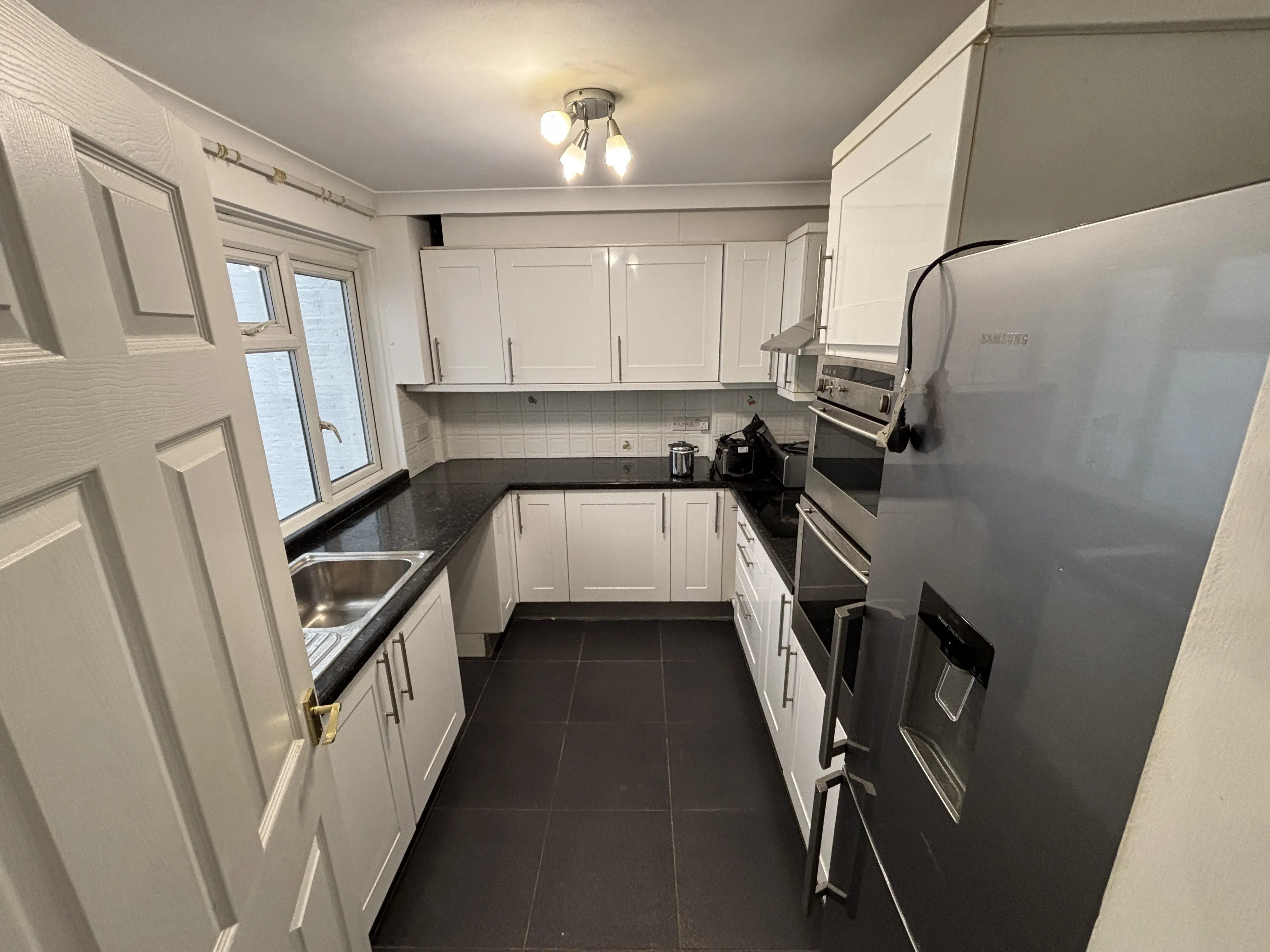 VACANT - Share of Freehold Ground Floor Flat