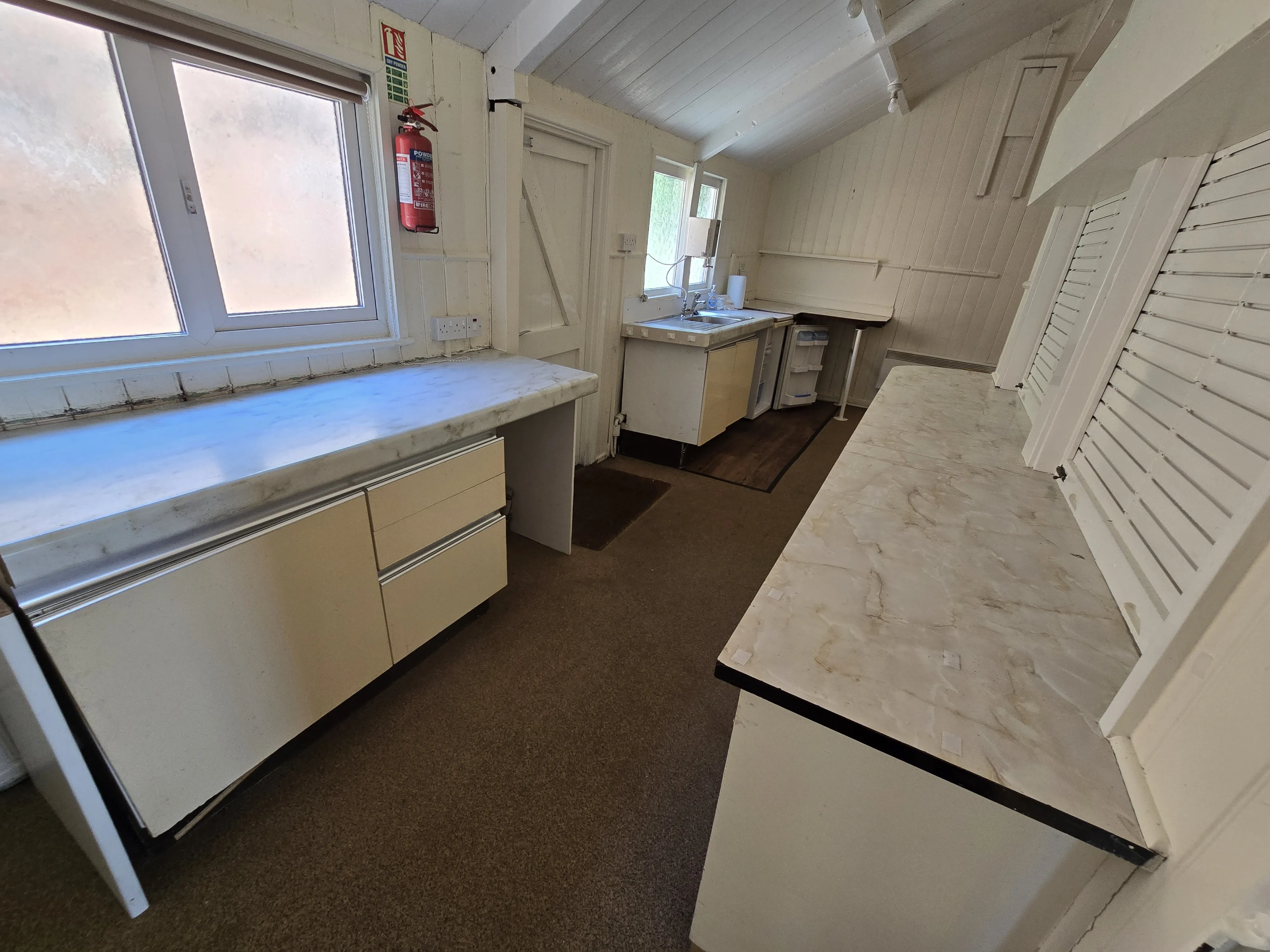 VACANT - Freehold Former Yoga Studio 