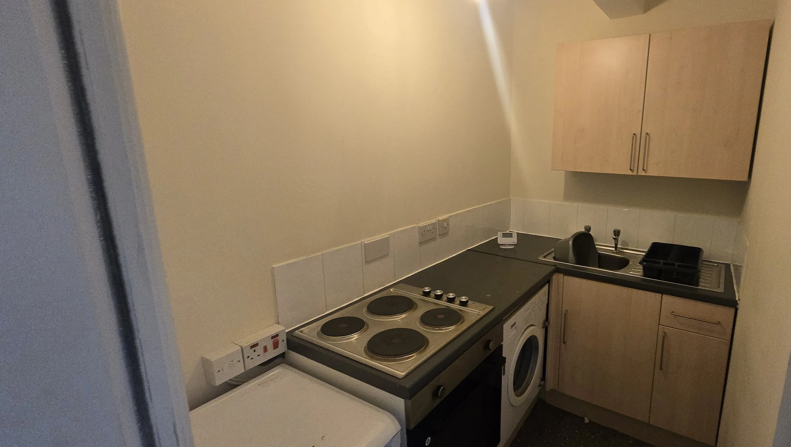 INVESTMENT - Freehold Mid Terrace Building 