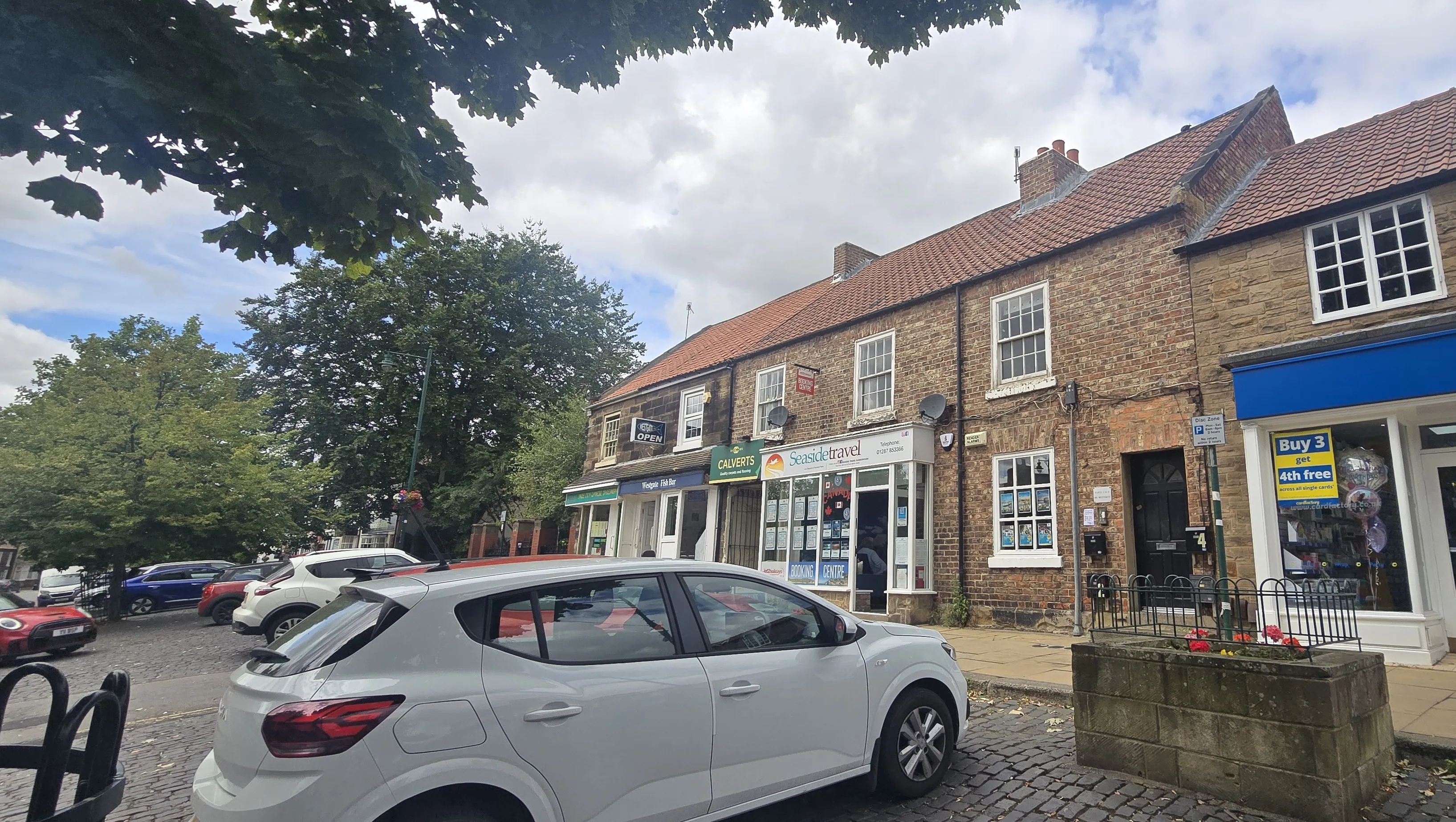 INVESTMENT - Freehold Mid Terrace Building 