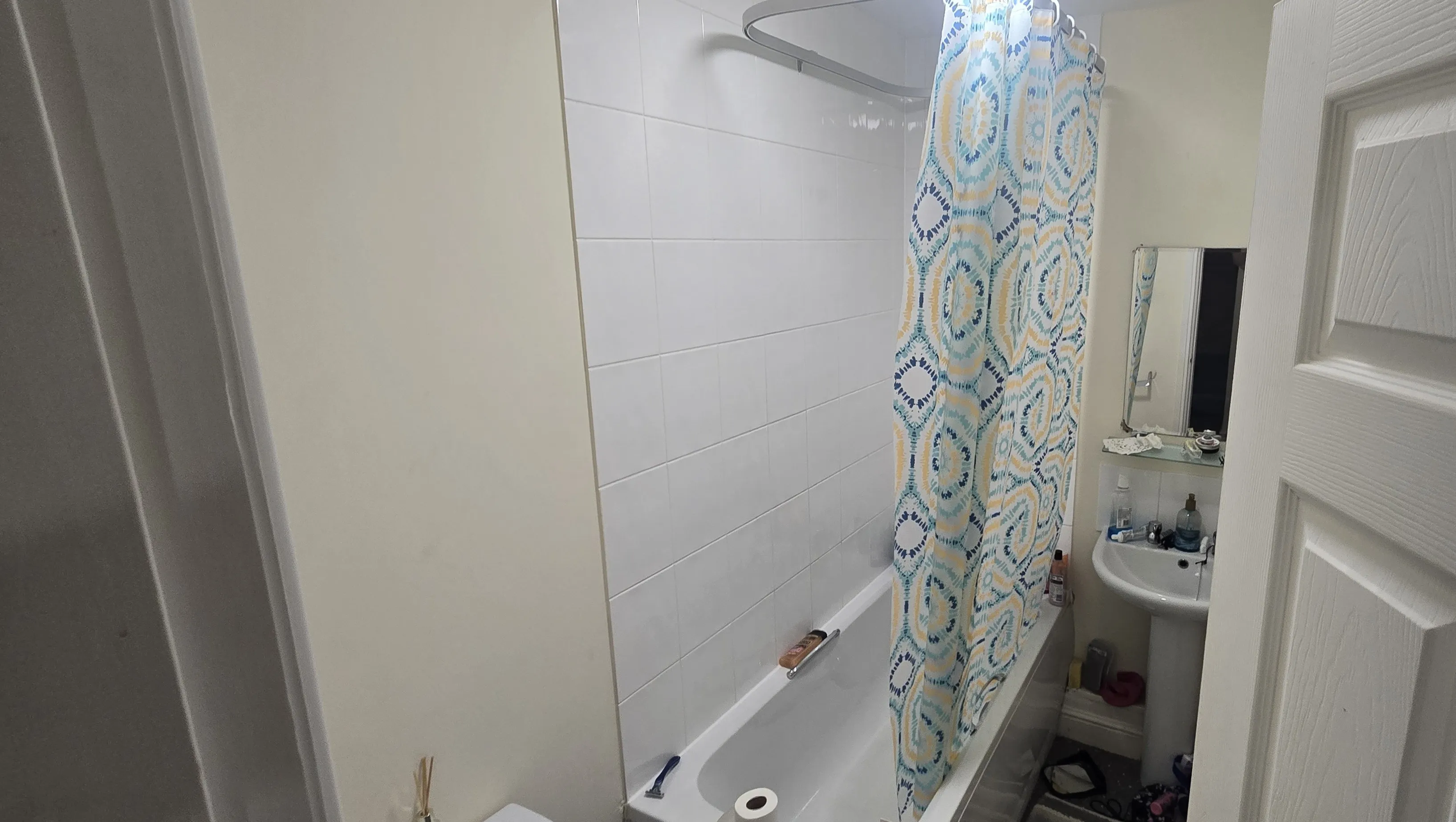 INVESTMENT - Freehold Mid Terrace Building 
