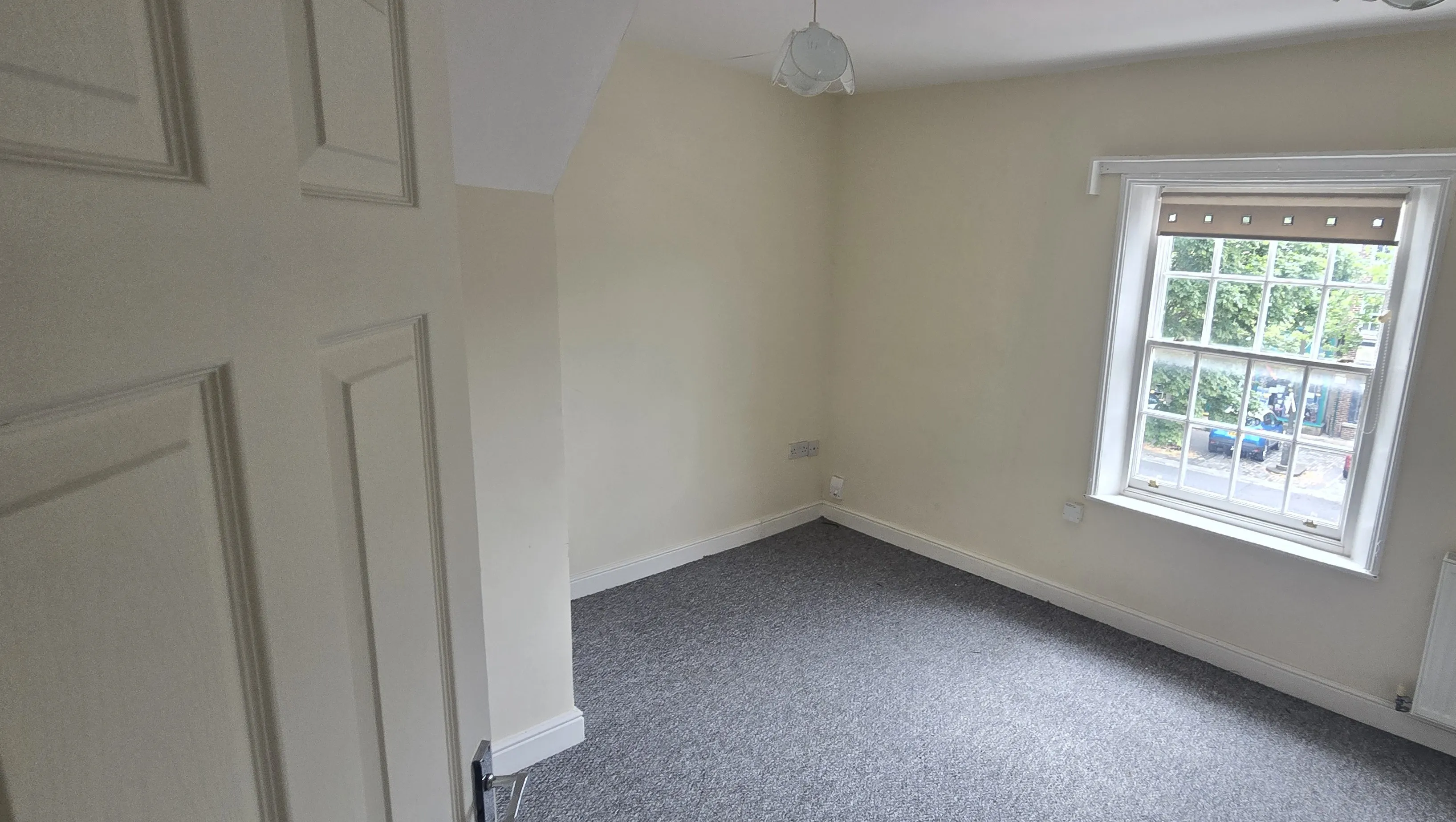INVESTMENT - Freehold Mid Terrace Building 