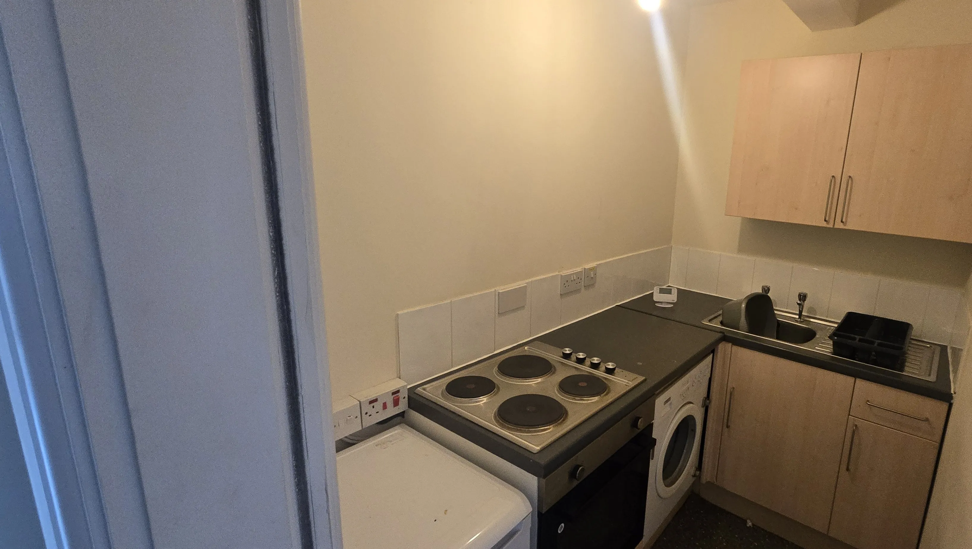 INVESTMENT - Freehold Mid Terrace Building 