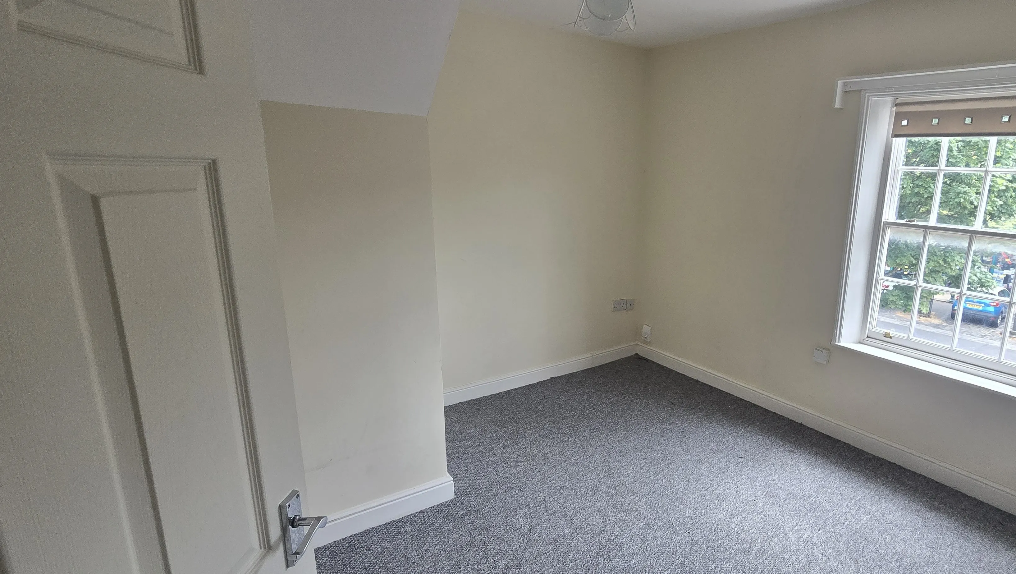 INVESTMENT - Freehold Mid Terrace Building 