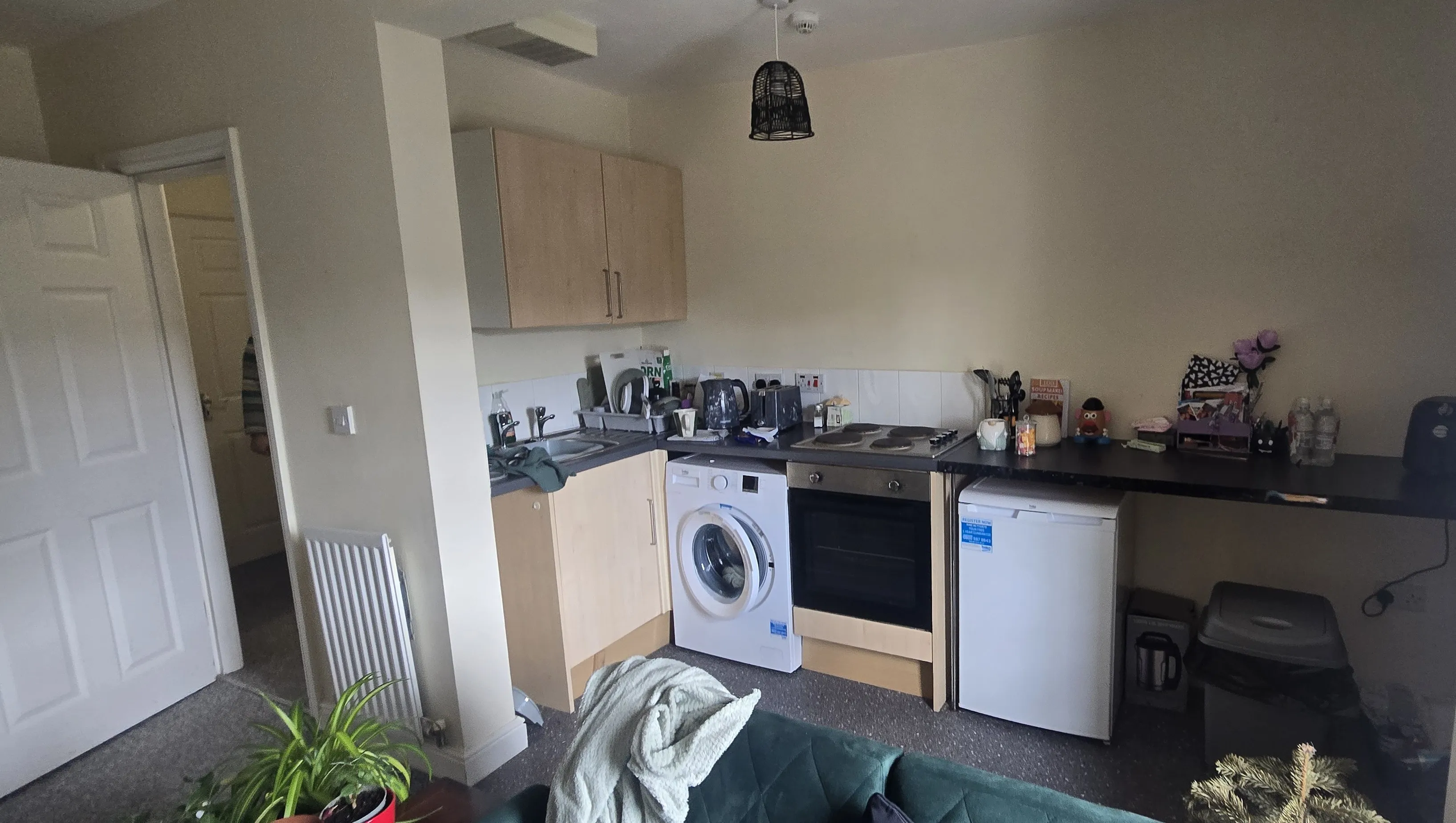 INVESTMENT - Freehold Mid Terrace Building 