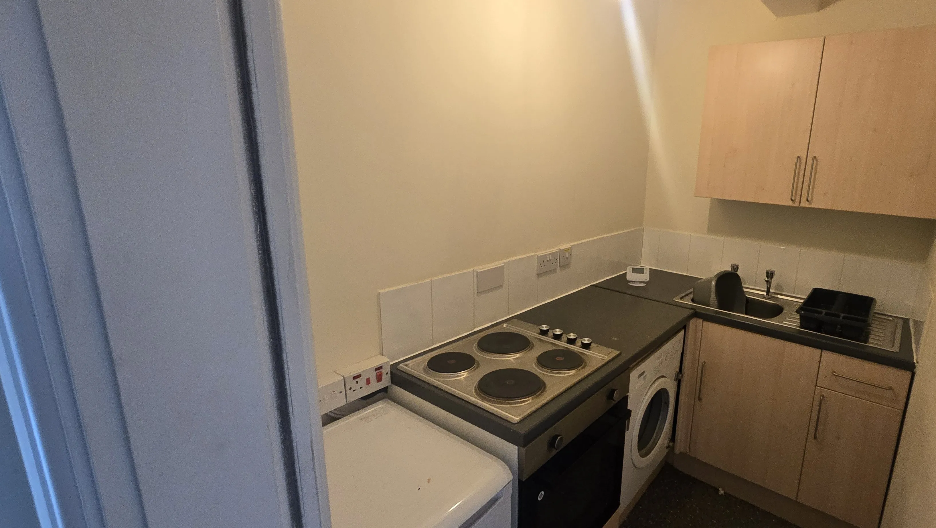 INVESTMENT - Freehold Mid Terrace Building 