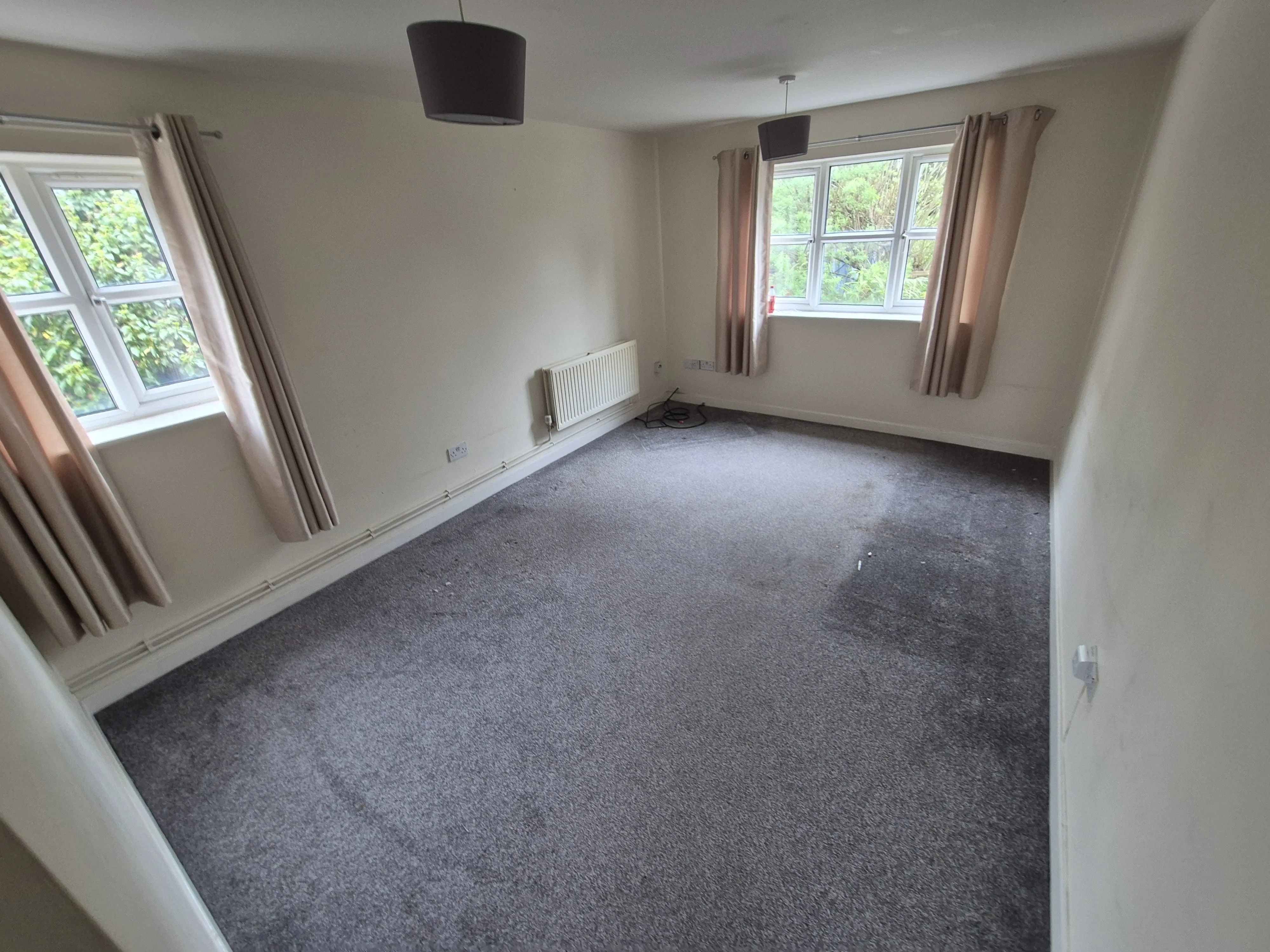 VACANT - Leasehold Self Contained First Floor Flat