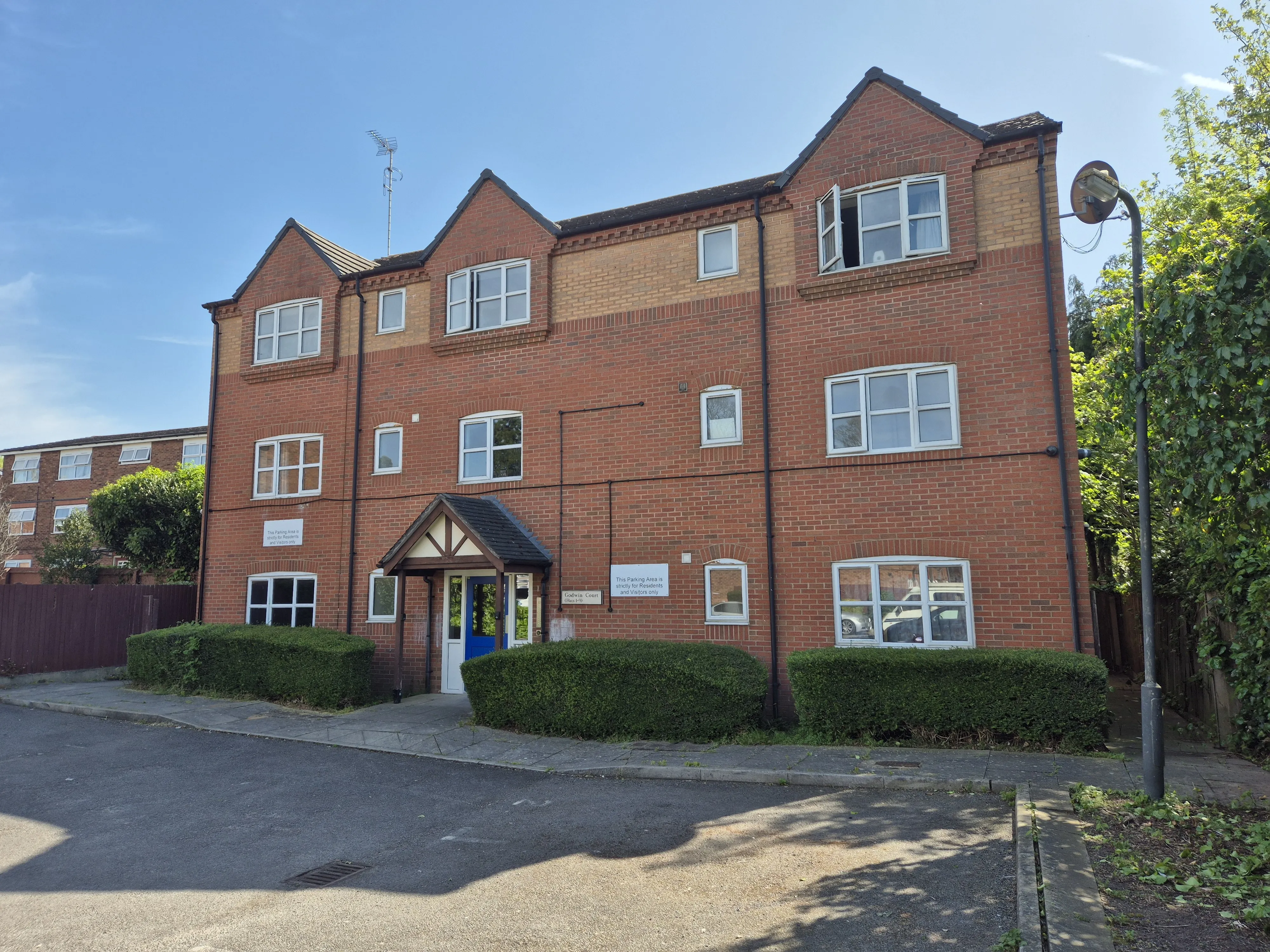 VACANT - Leasehold Self Contained First Floor Flat