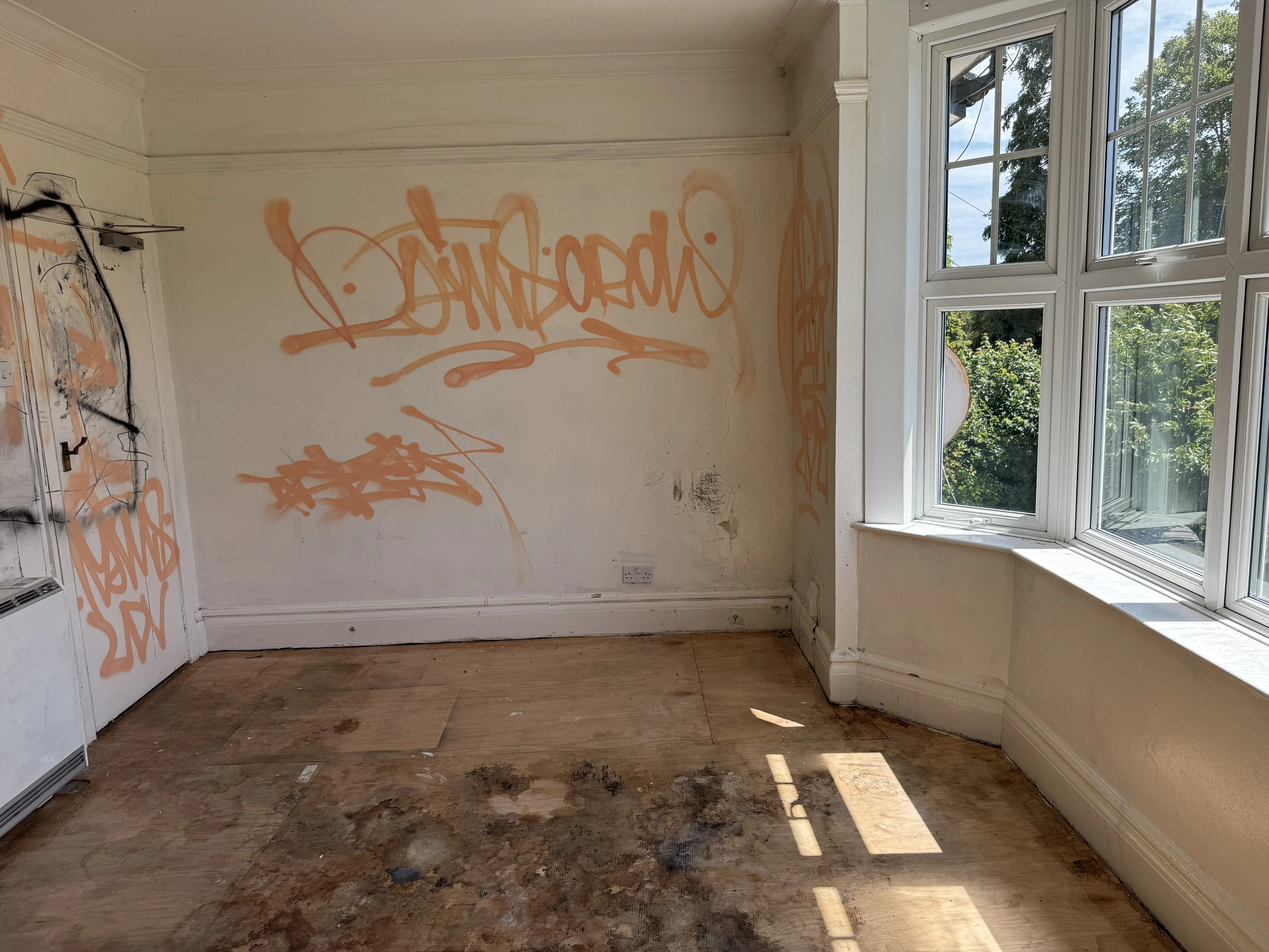 VACANT - Leasehold Self Contained First Floor Studio Flat