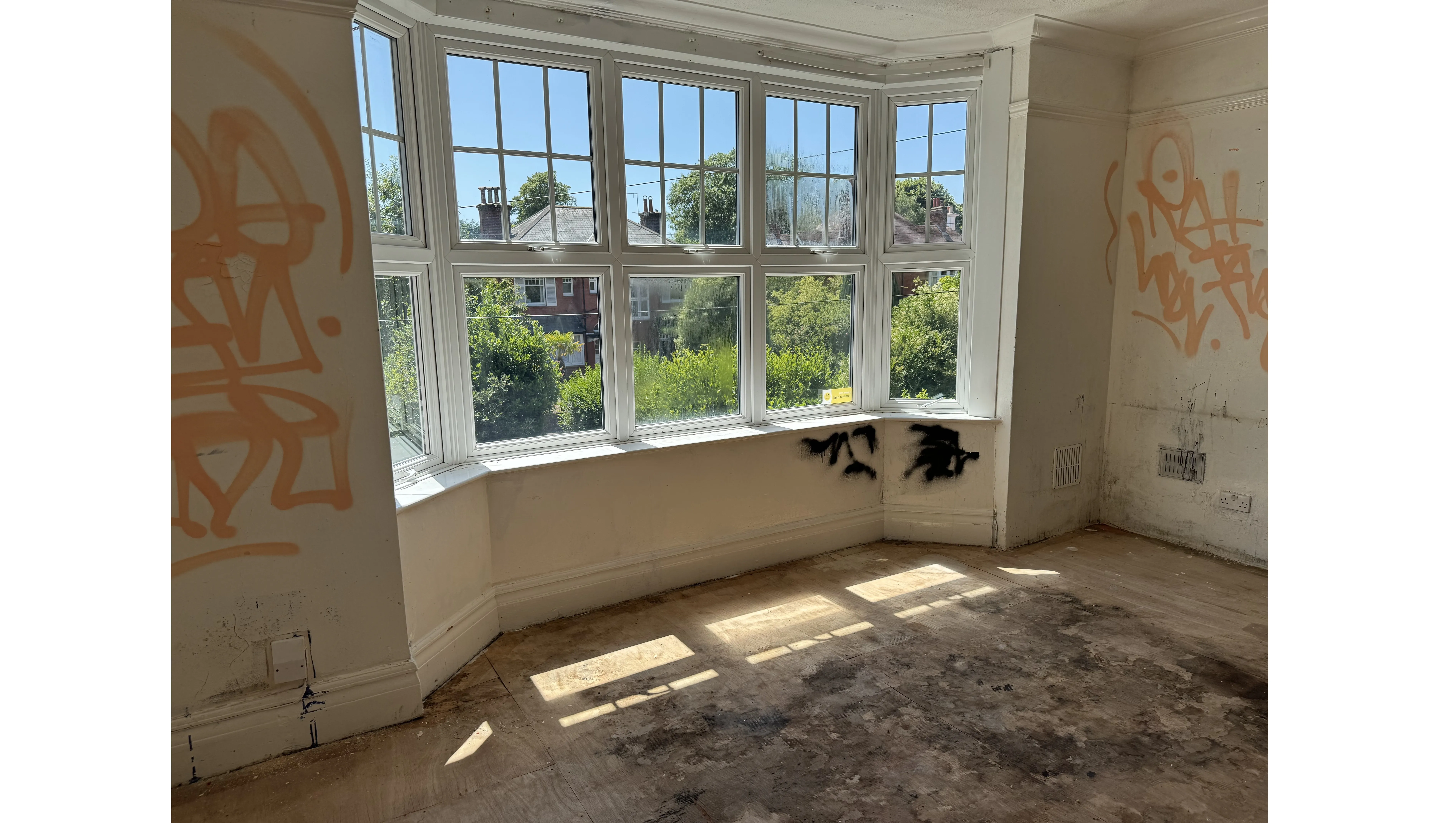 VACANT - Leasehold Self Contained First Floor Studio Flat