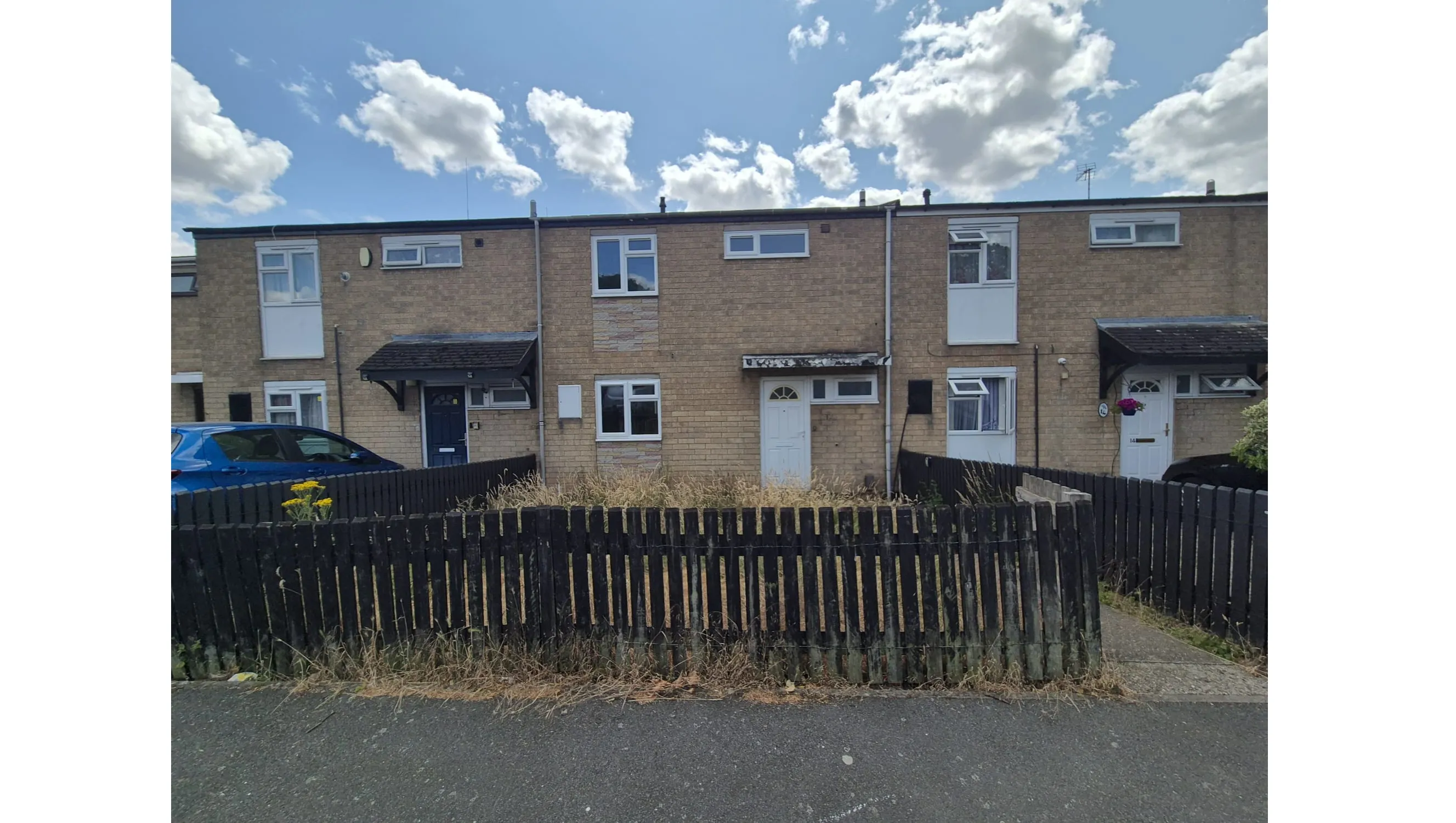 VACANT - Freehold Mid Terrace House