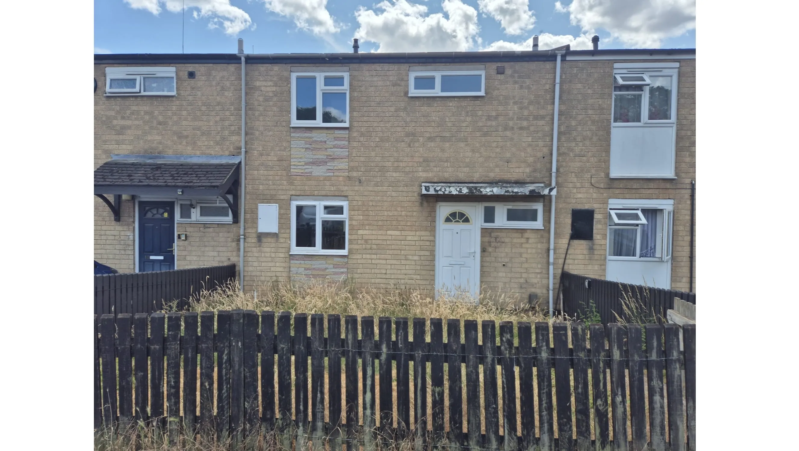 VACANT - Freehold Mid Terrace House