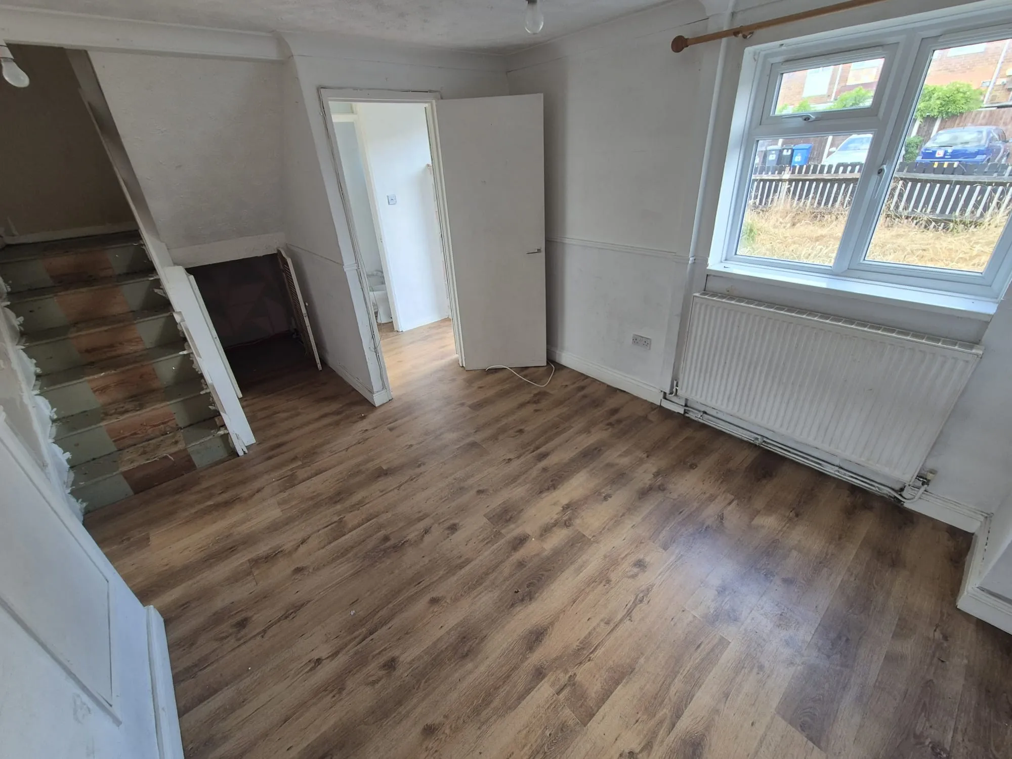 VACANT - Freehold Mid Terrace House