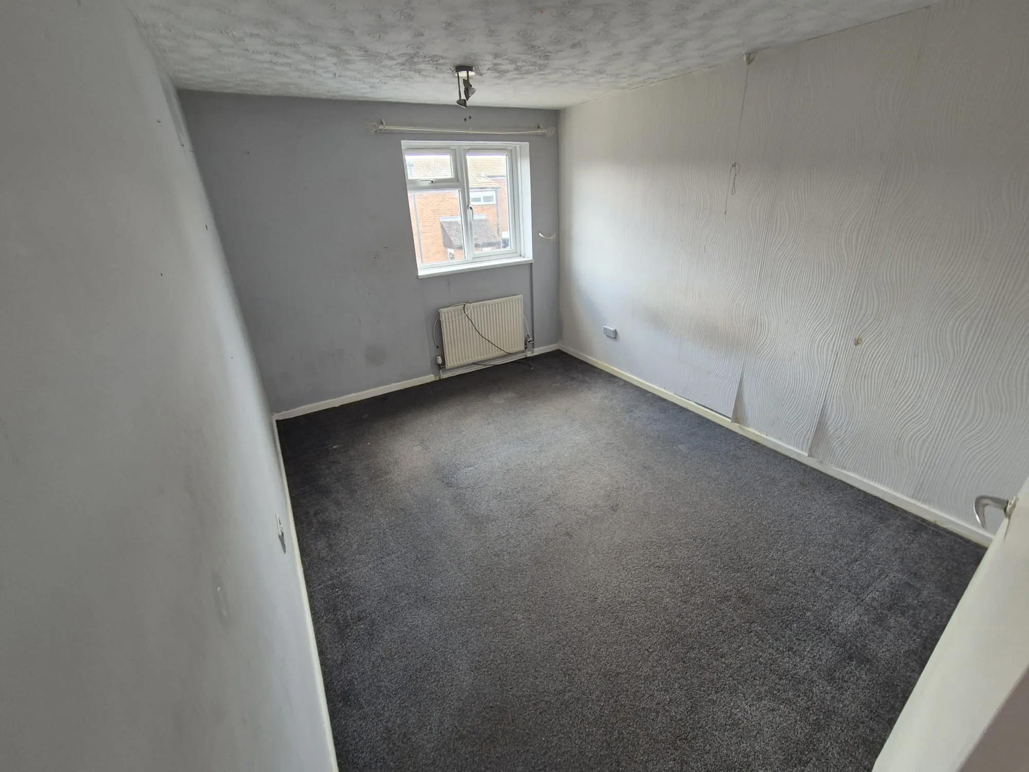 VACANT - Freehold Mid Terrace House