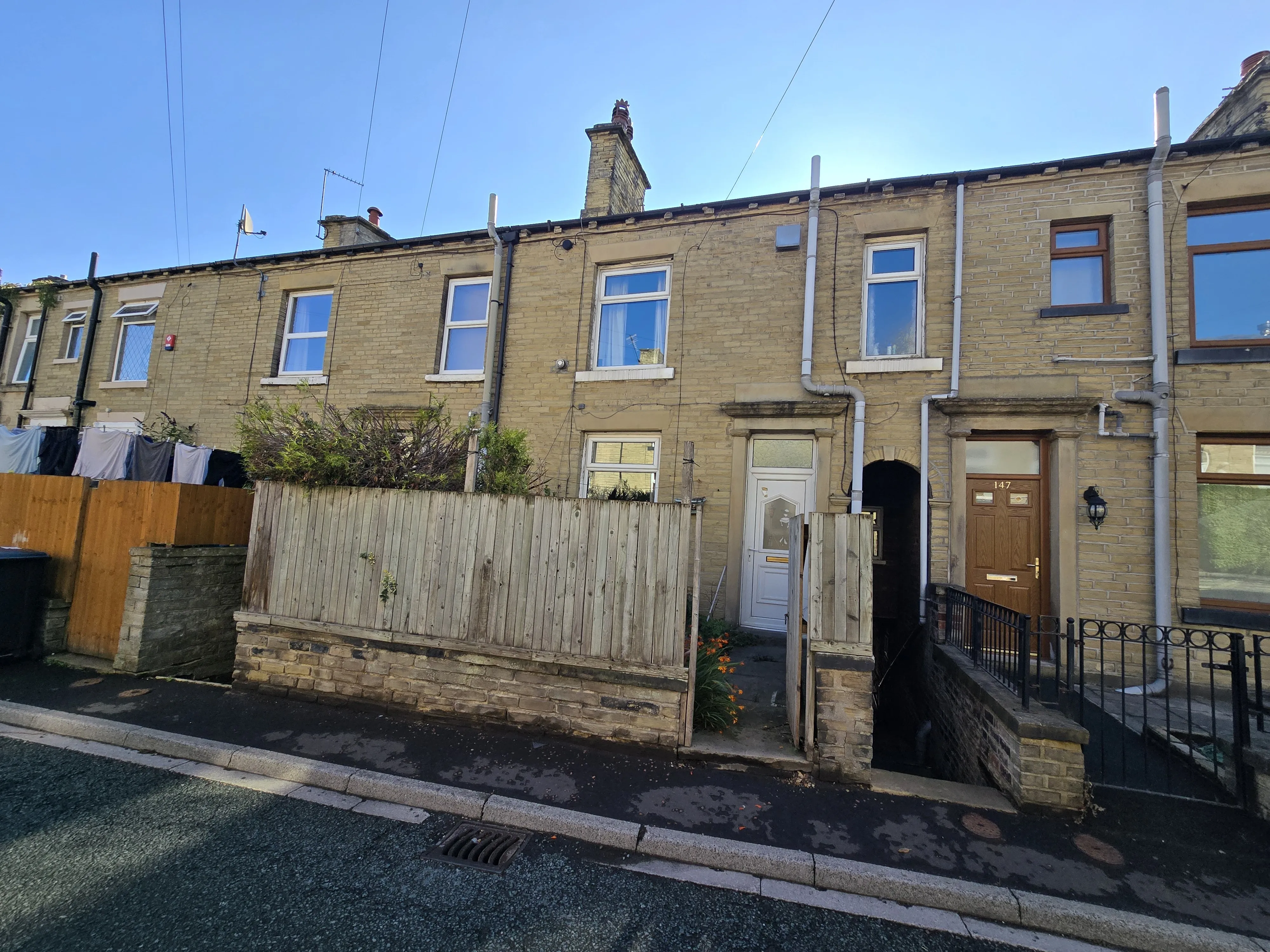 VACANT - Freehold Mid Terrace House