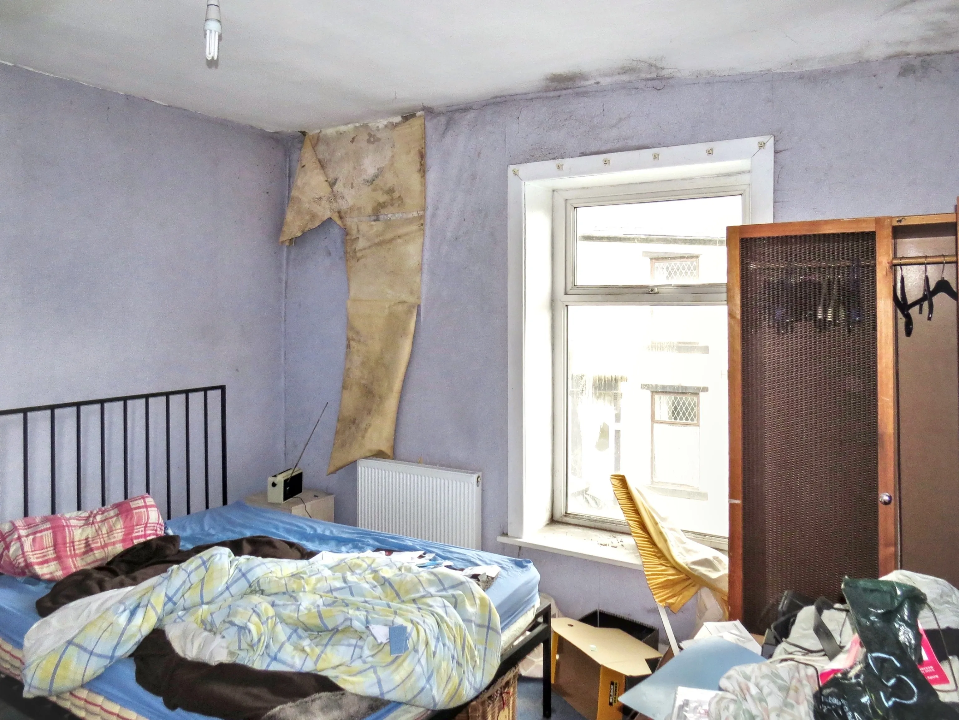 VACANT - Long Leasehold Mid Terrace House