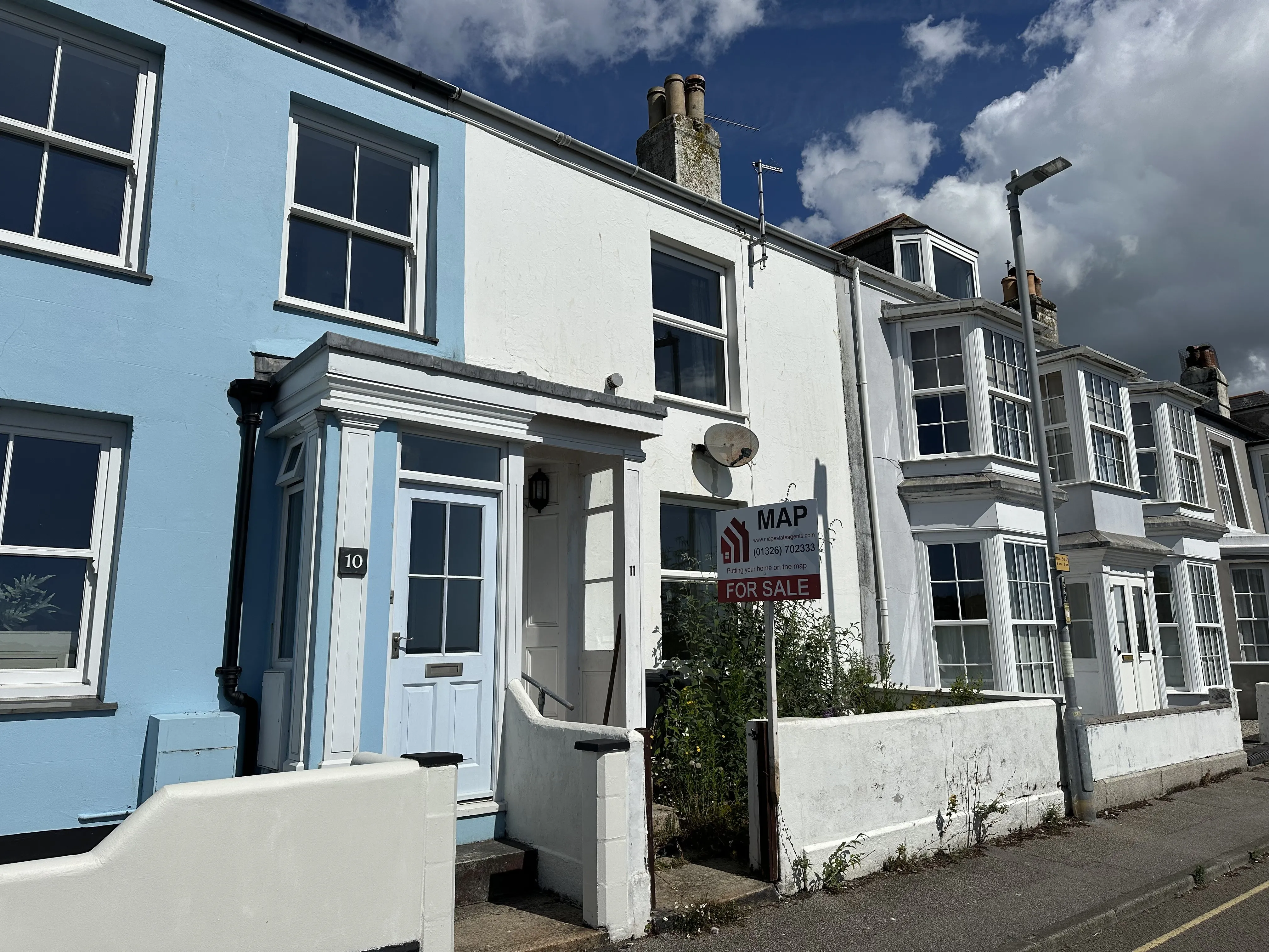 VACANT - Freehold Mid Terrace House