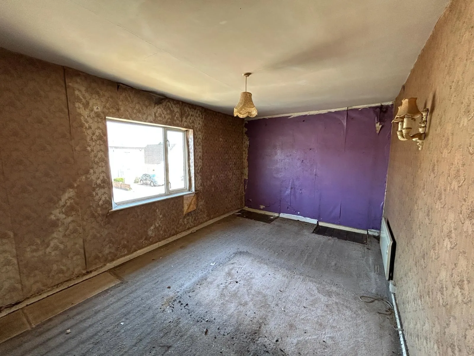 VACANT - Freehold Semi-Detached House 