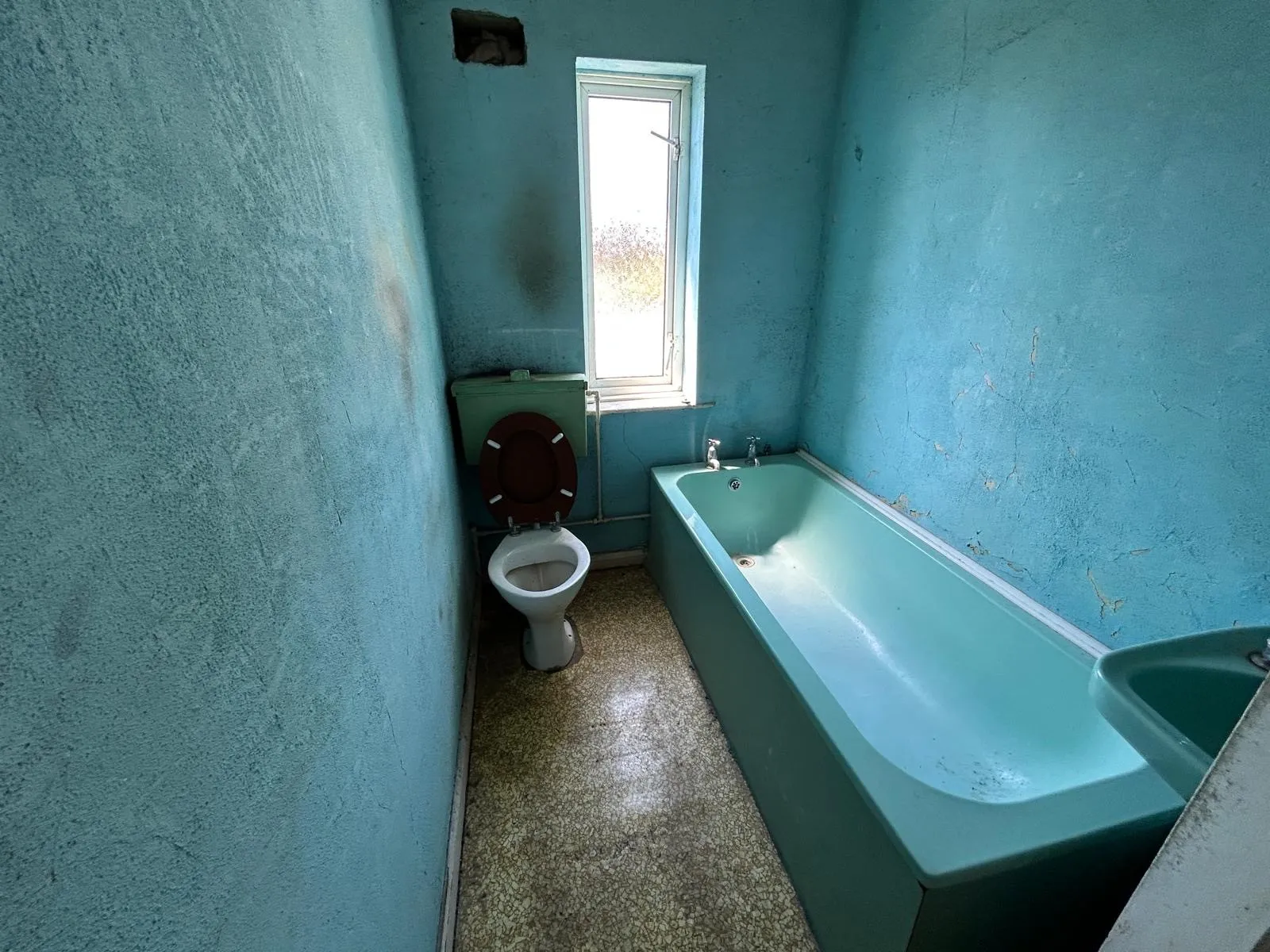 VACANT - Freehold Semi-Detached House 