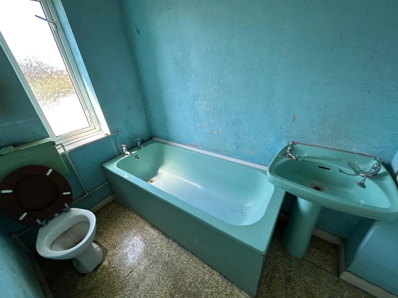 VACANT - Freehold Semi-Detached House 