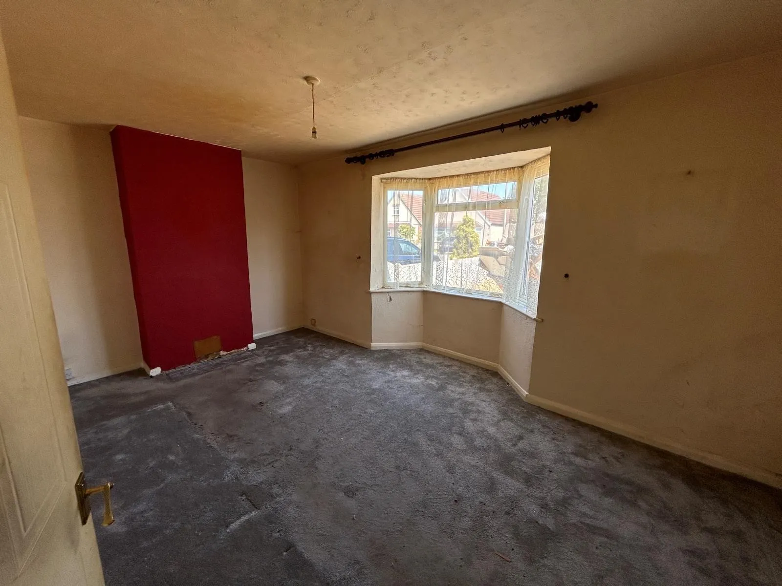 VACANT - Freehold Semi-Detached House 