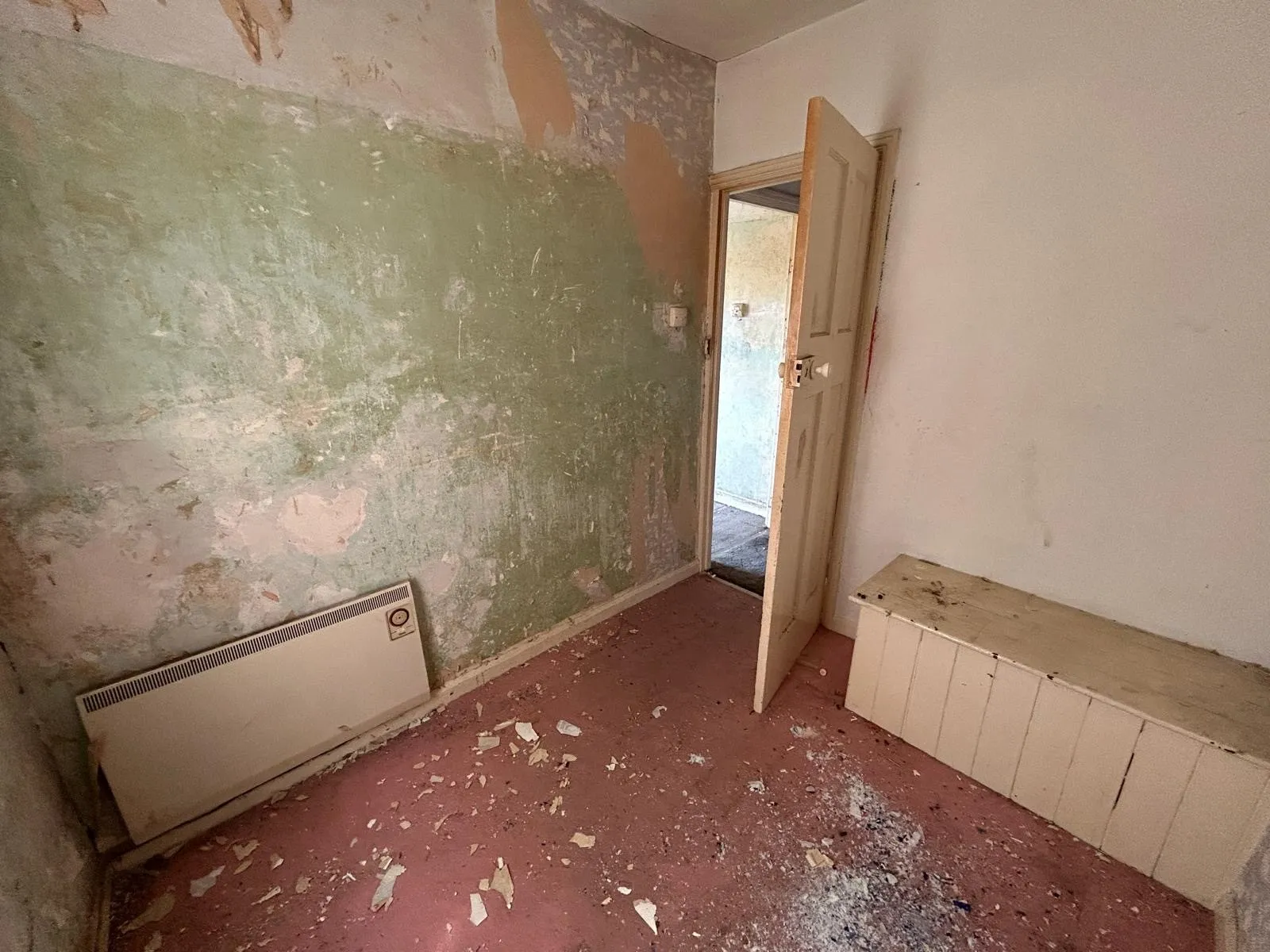 VACANT - Freehold Semi-Detached House 