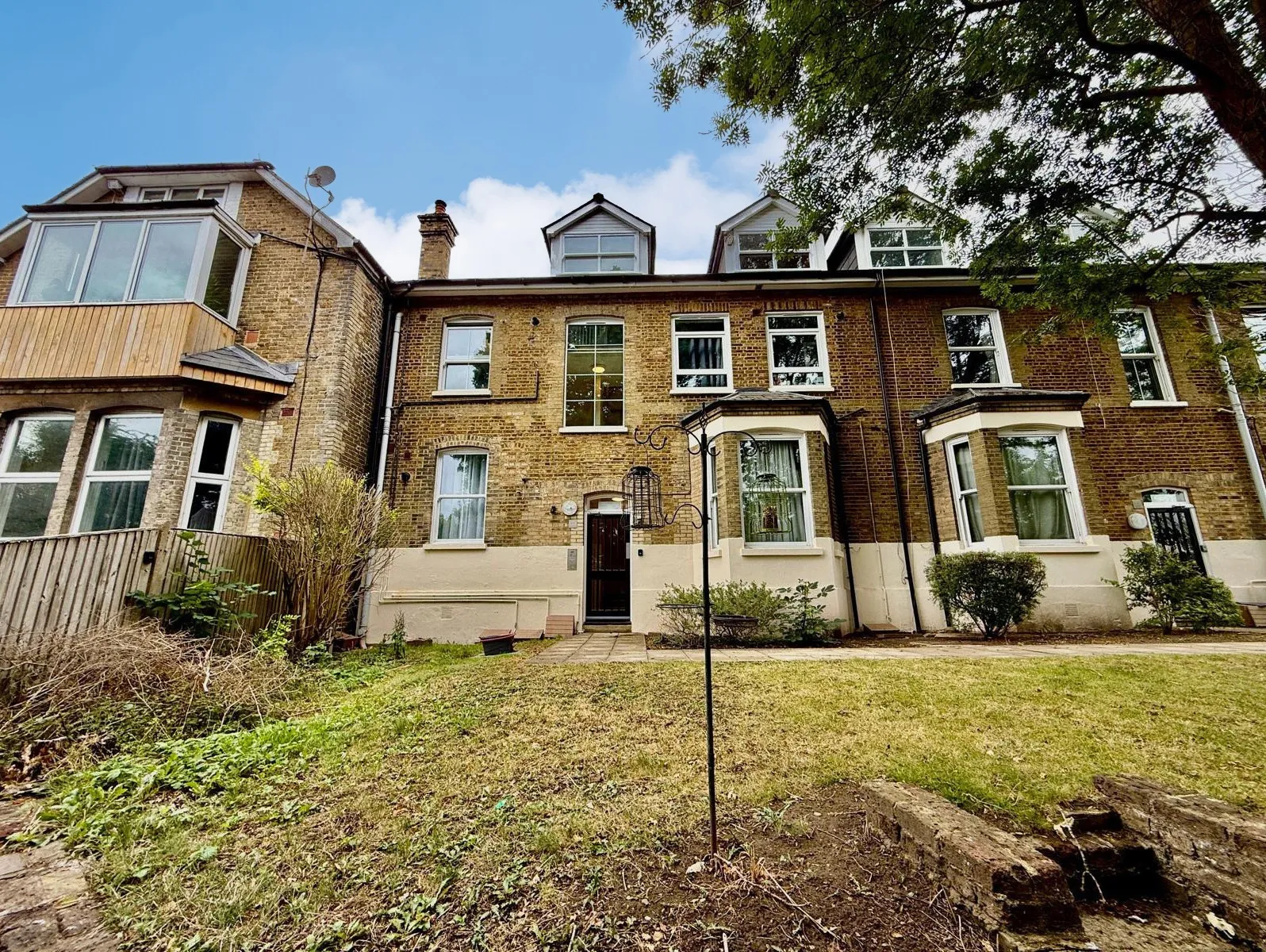VACANT - Leasehold Self Contained Second Floor Flat