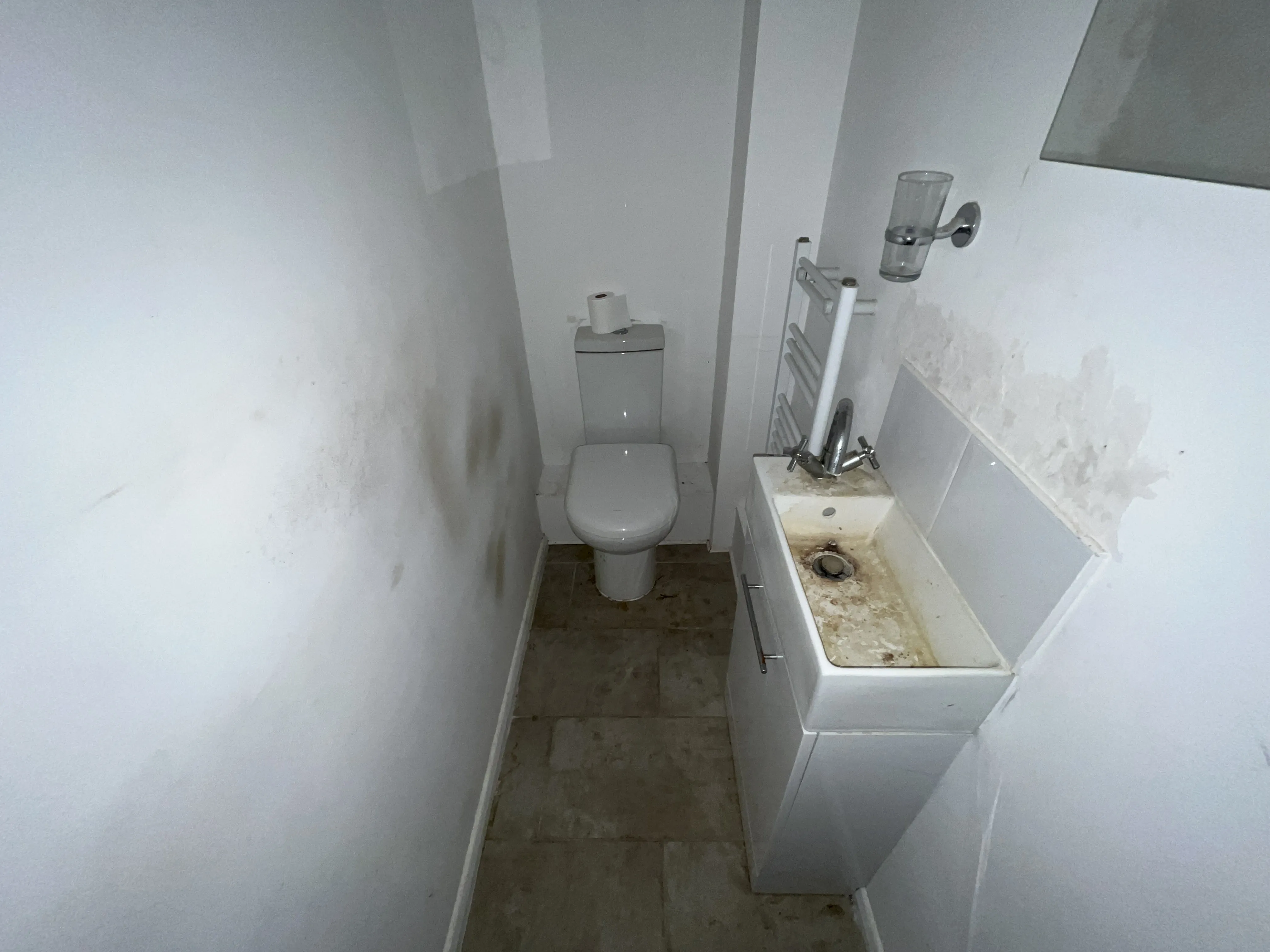 VACANT - Freehold Mid Terrace House