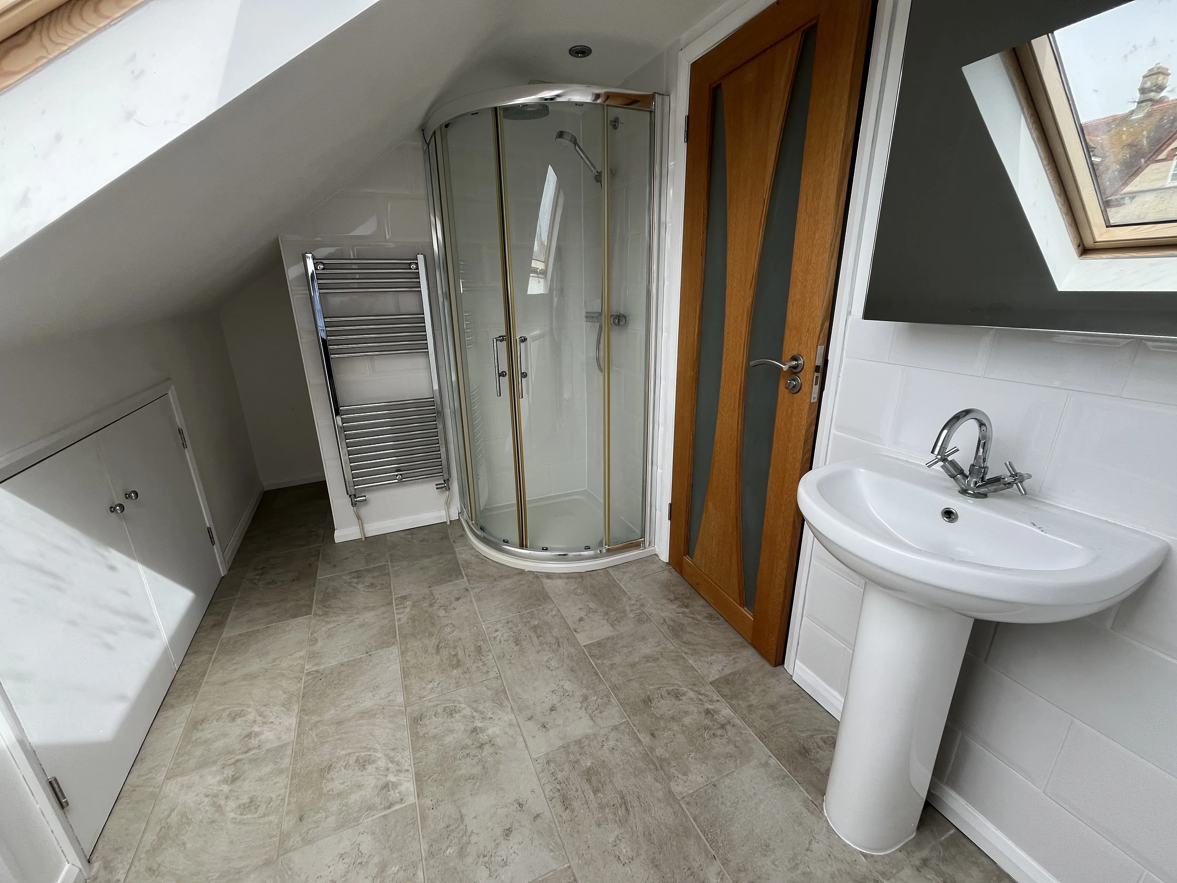 VACANT - Freehold Mid Terrace House