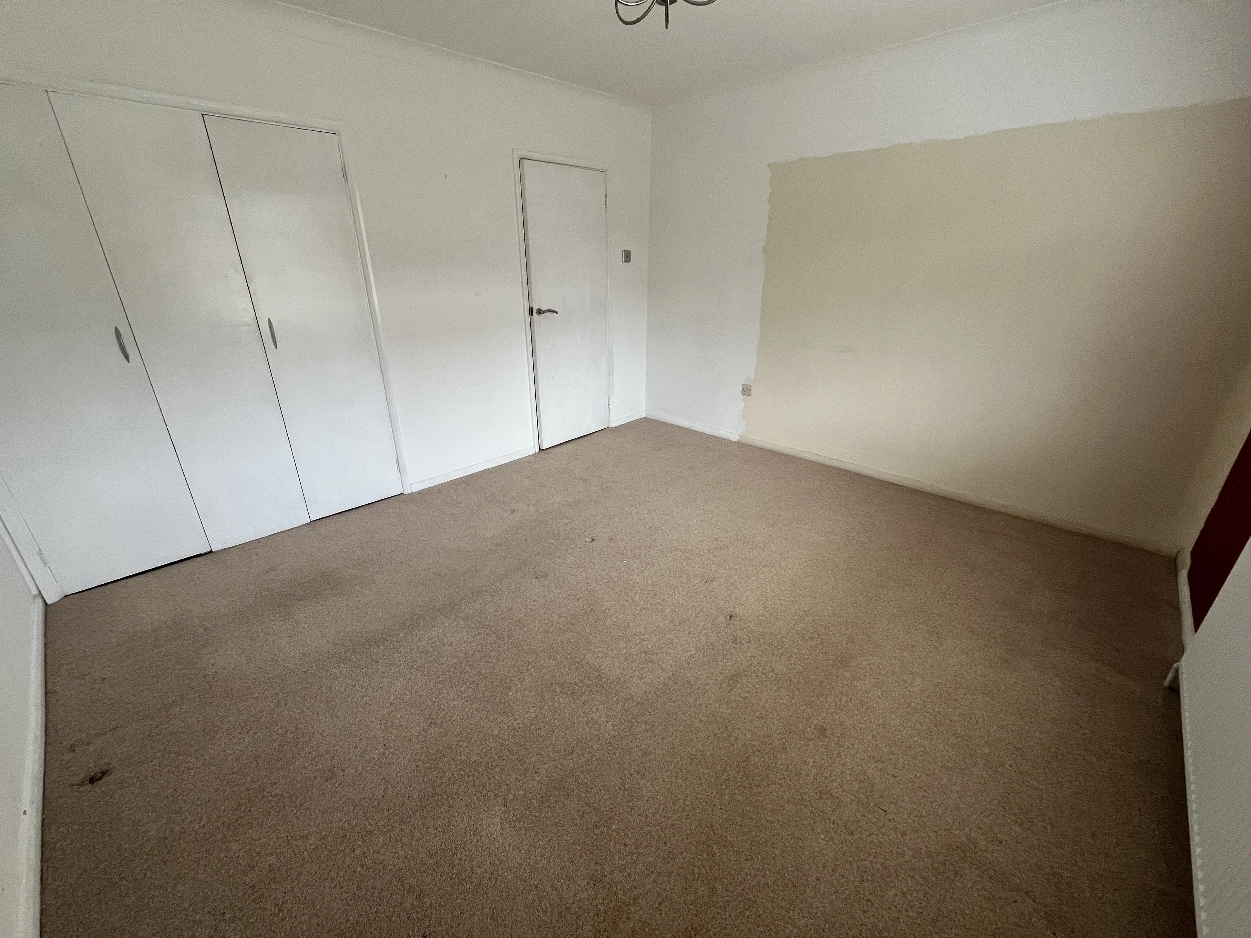 VACANT - Freehold Mid Terrace House