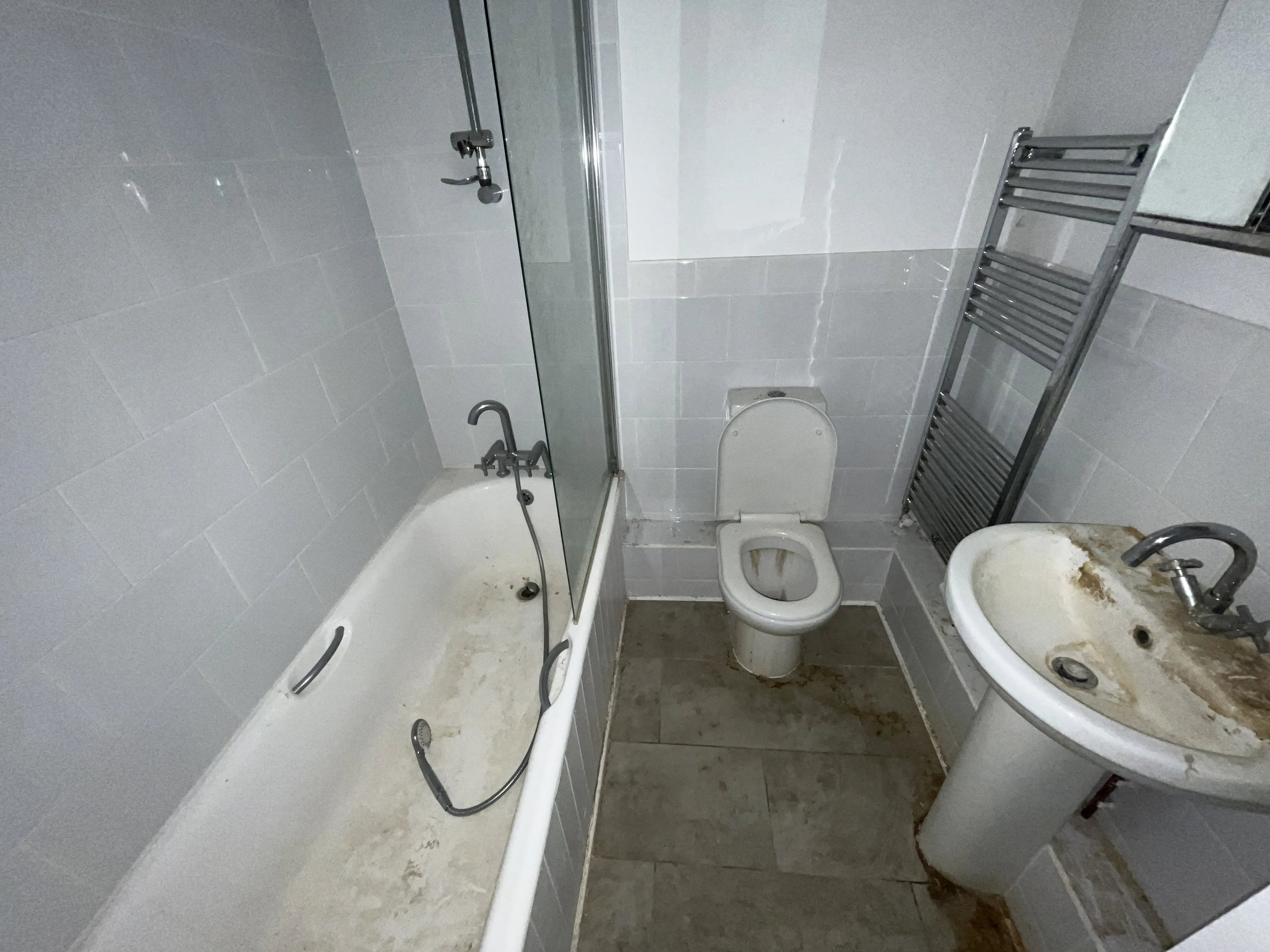 VACANT - Freehold Mid Terrace House