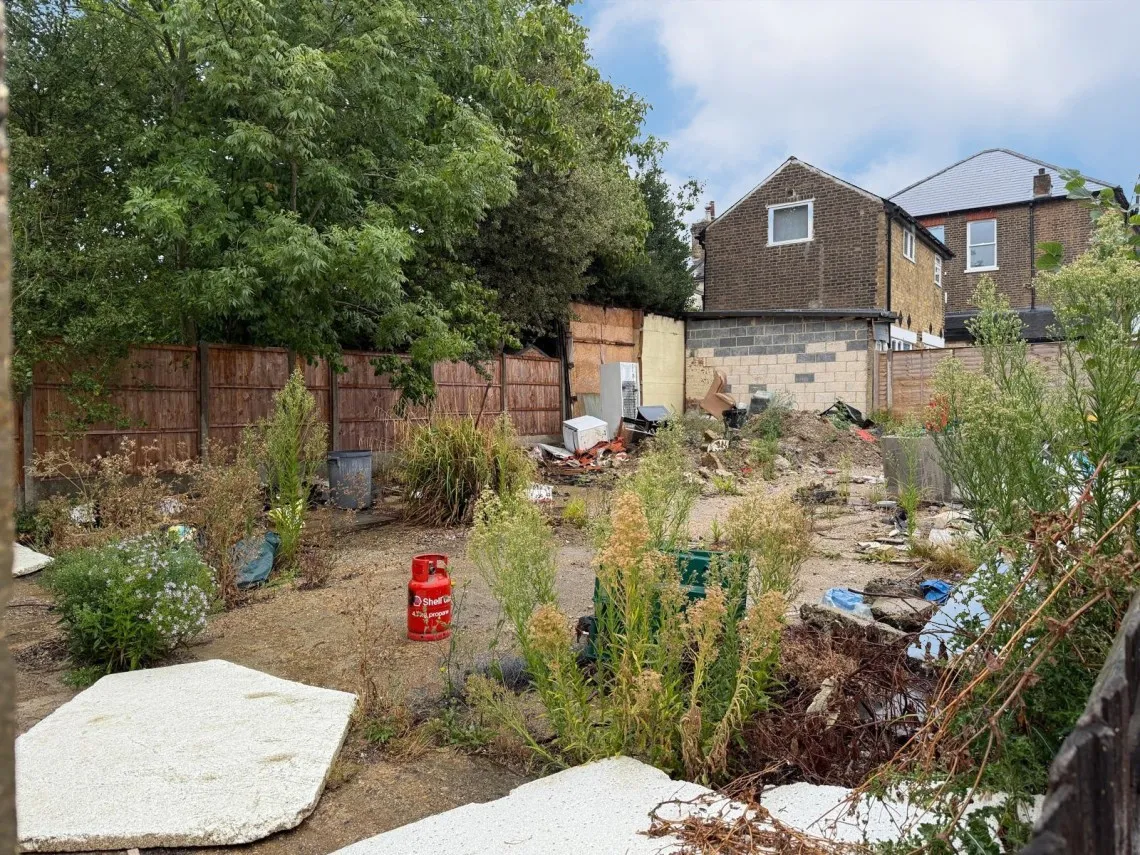 VACANT - Freehold Site with Planning Permission 