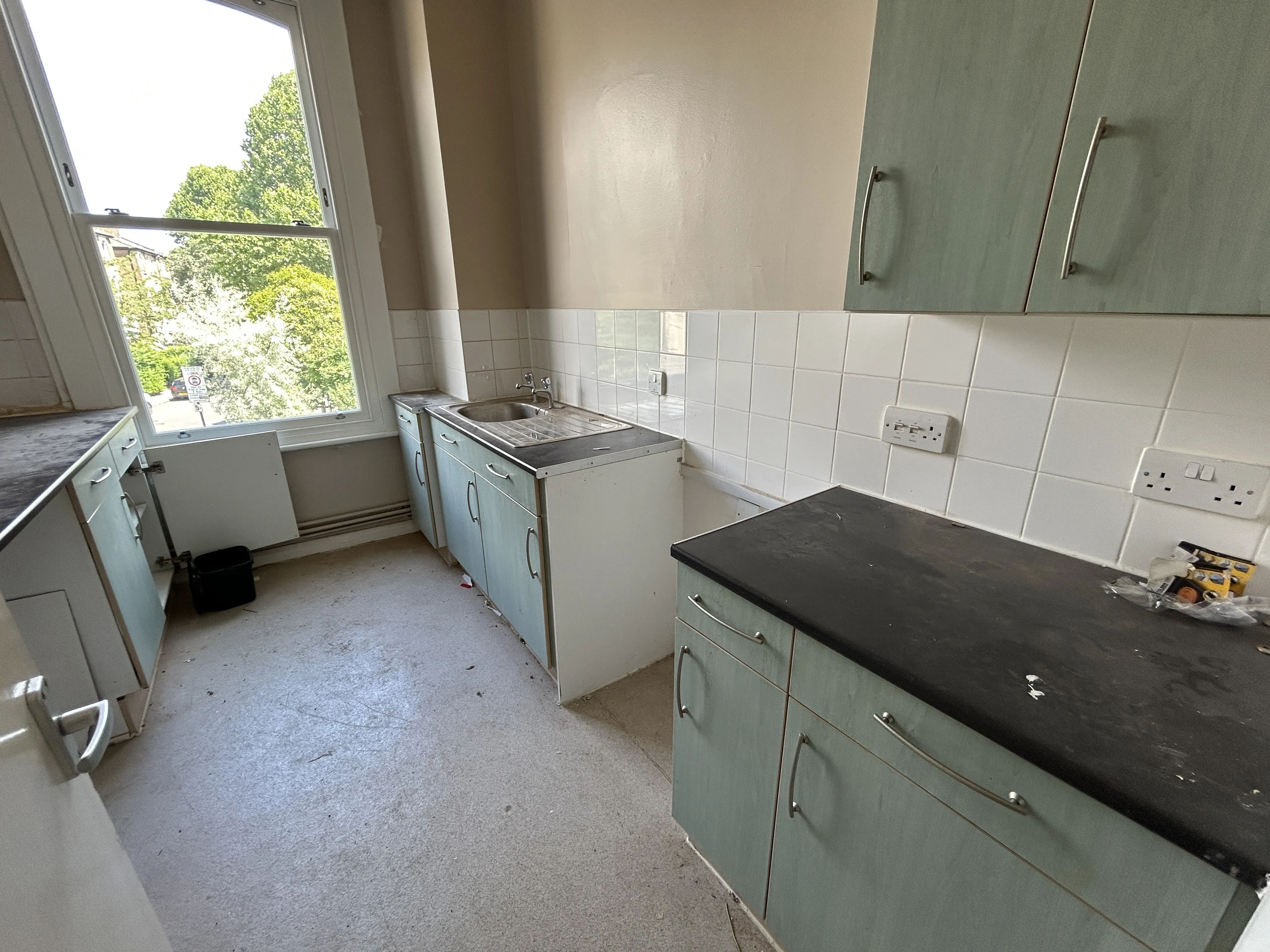 VACANT - Leasehold Self Contained First Floor Flat