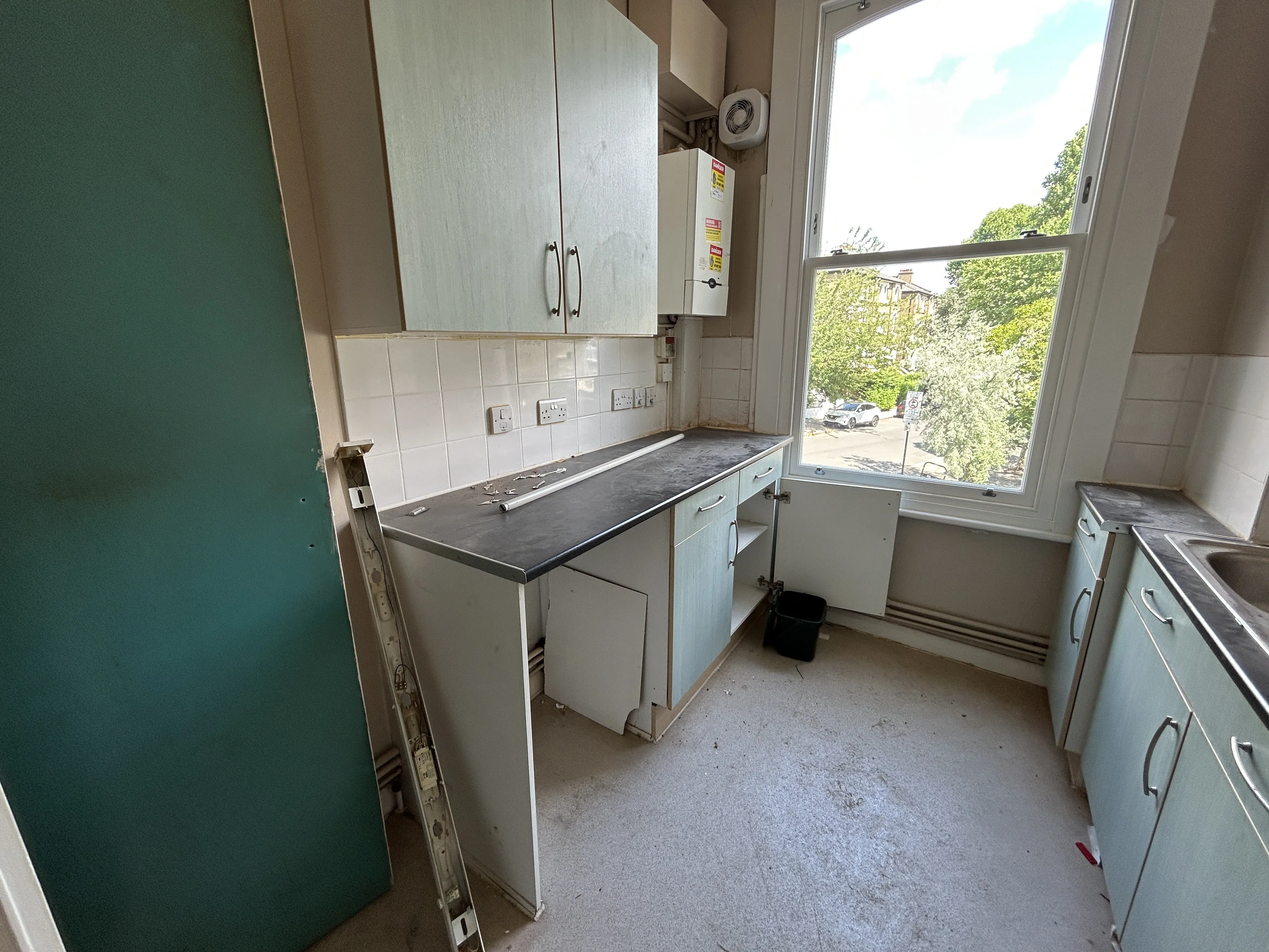 VACANT - Leasehold Self Contained First Floor Flat