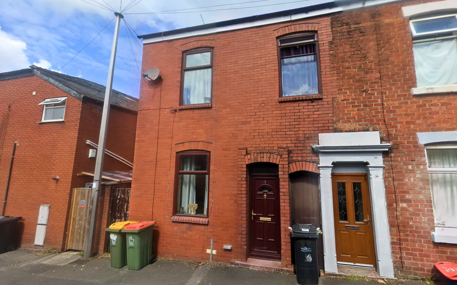 VACANT - Freehold End of Terrace House