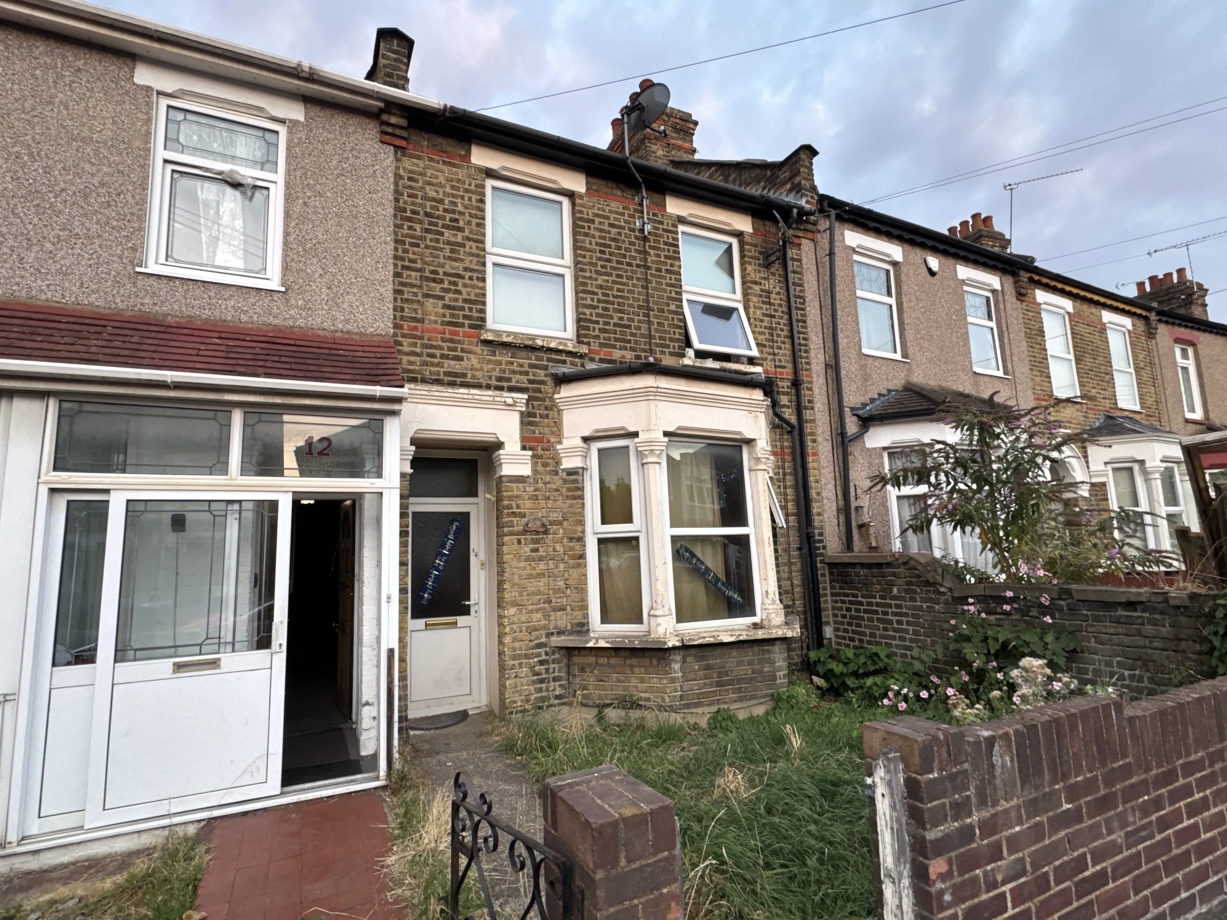 INVESTMENT - Freehold Mid Terrace House
