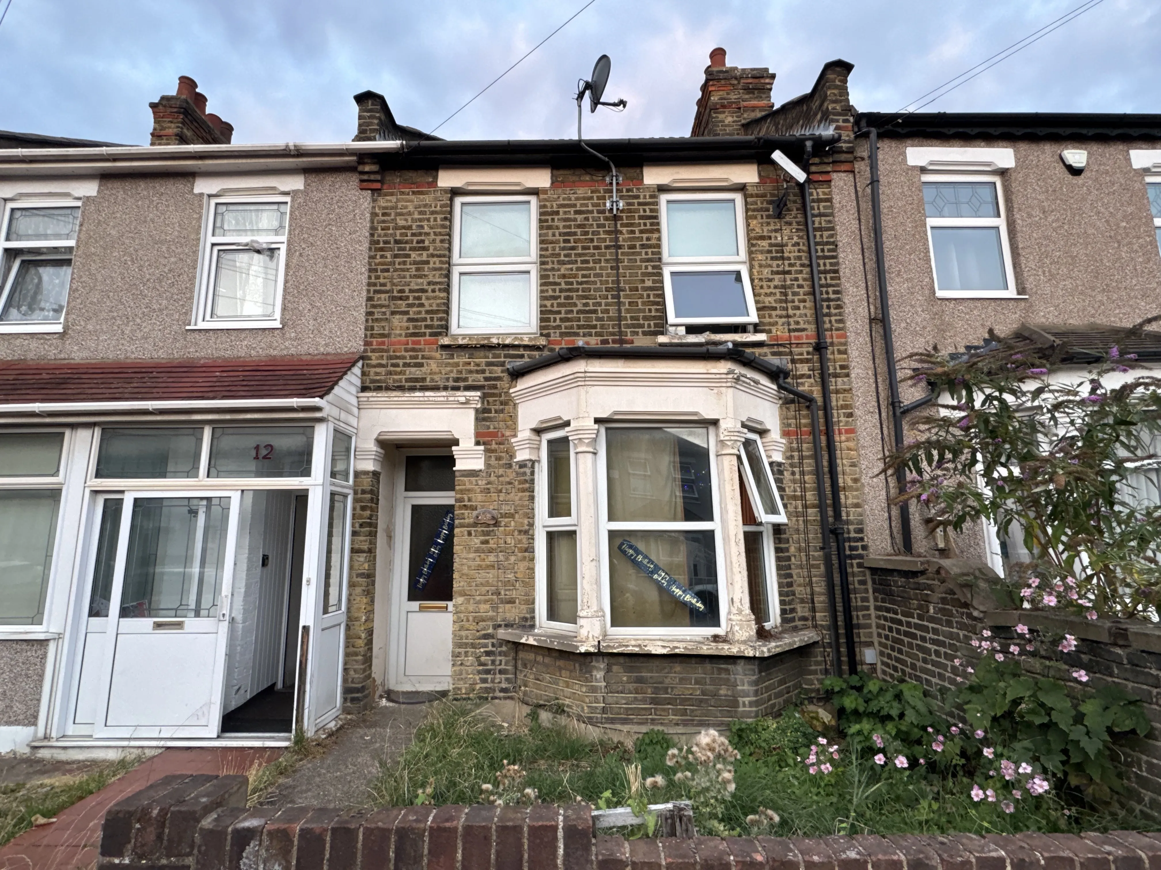 INVESTMENT - Freehold Mid Terrace House