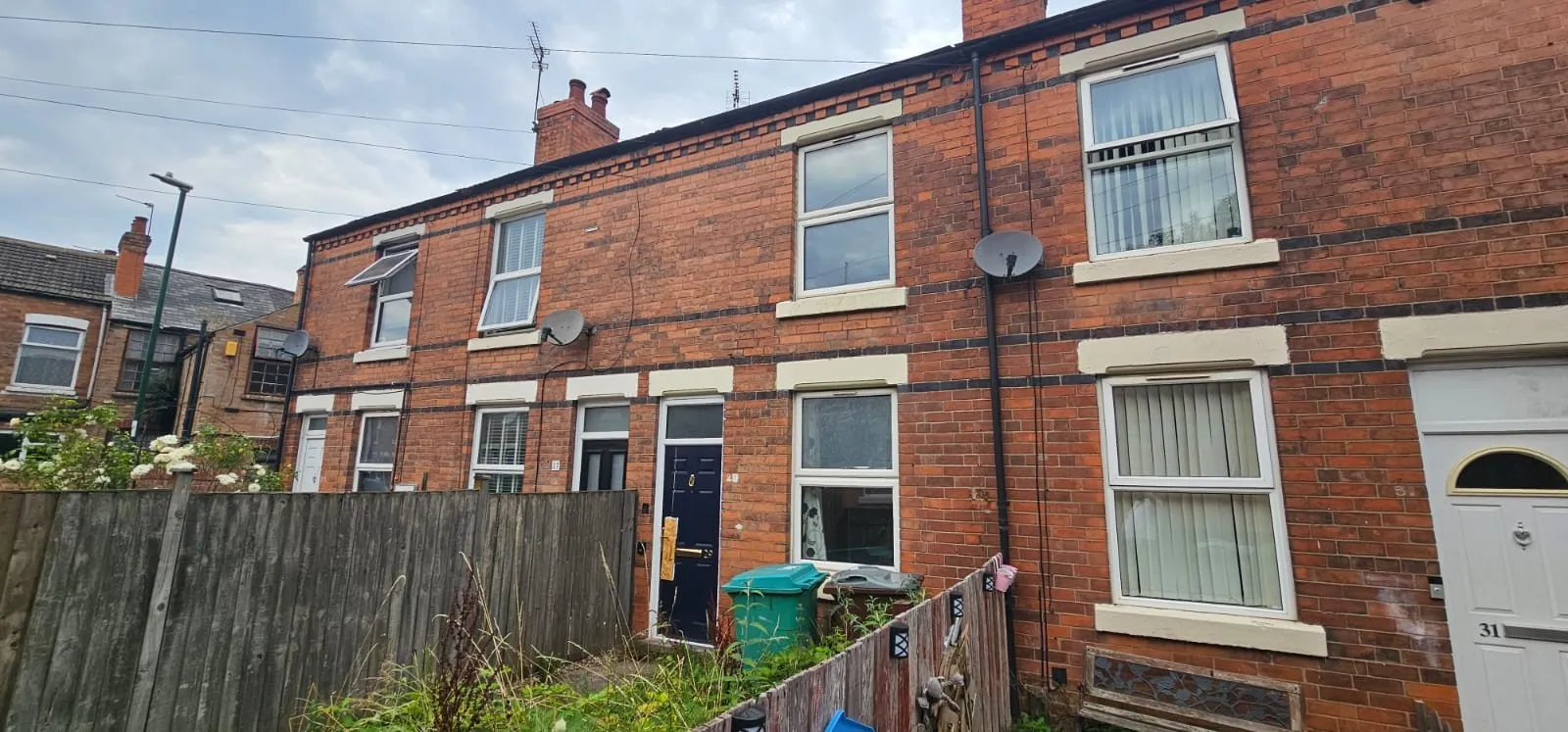 VACANT - Freehold Mid Terrace House