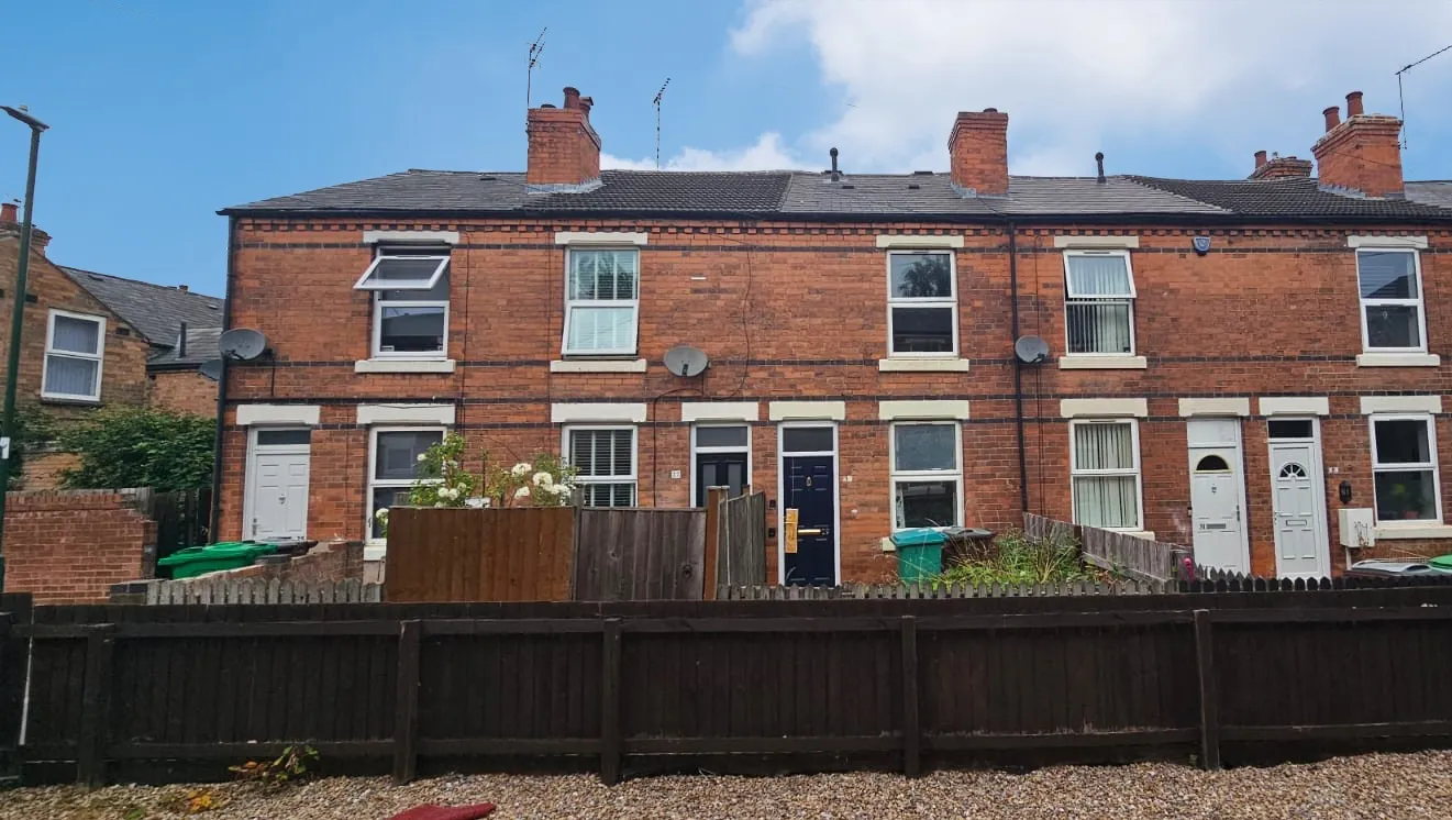 VACANT - Freehold Mid Terrace House
