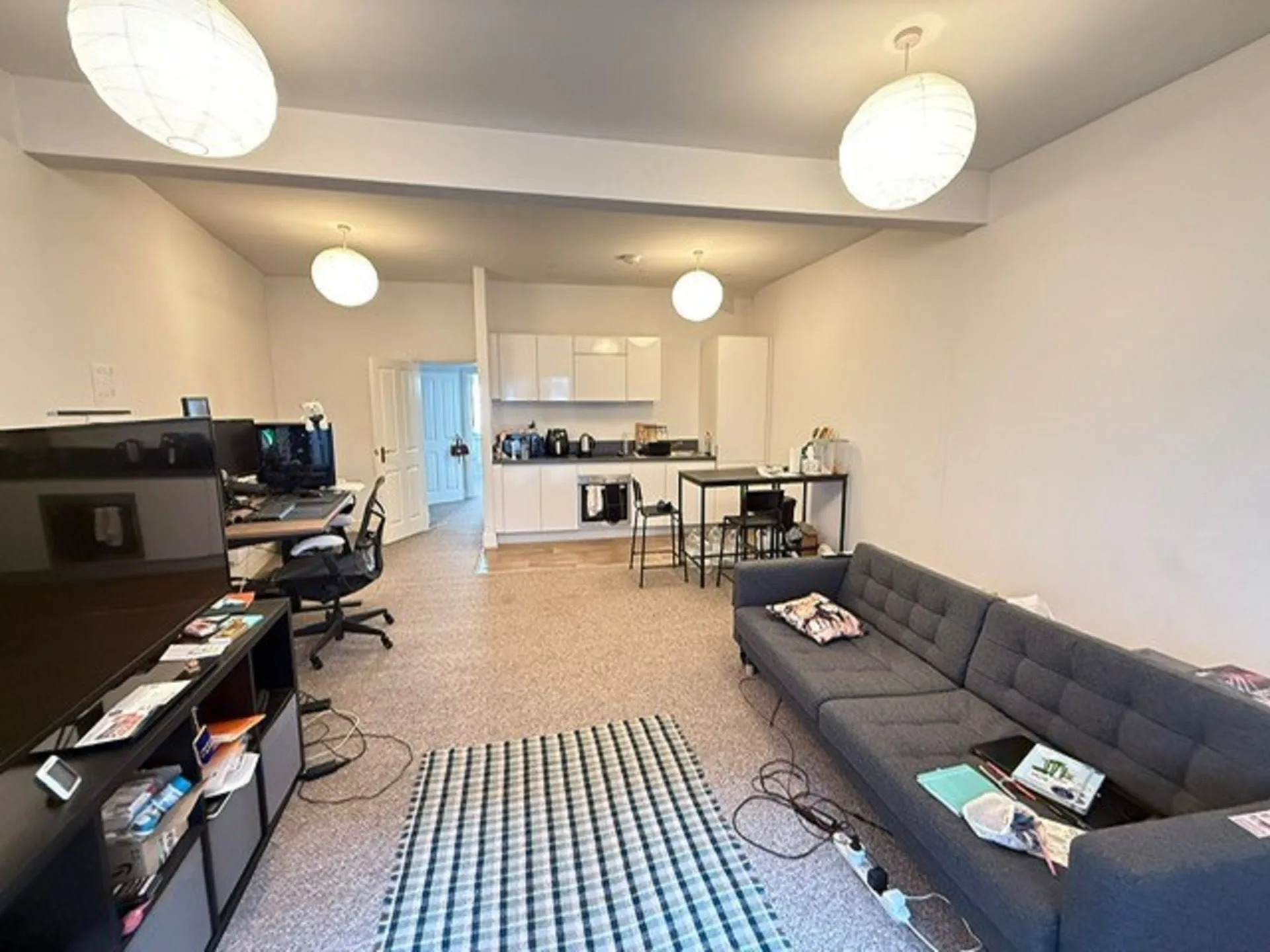 INVESTMENT - Leasehold Self Contained Second Floor Flat 
